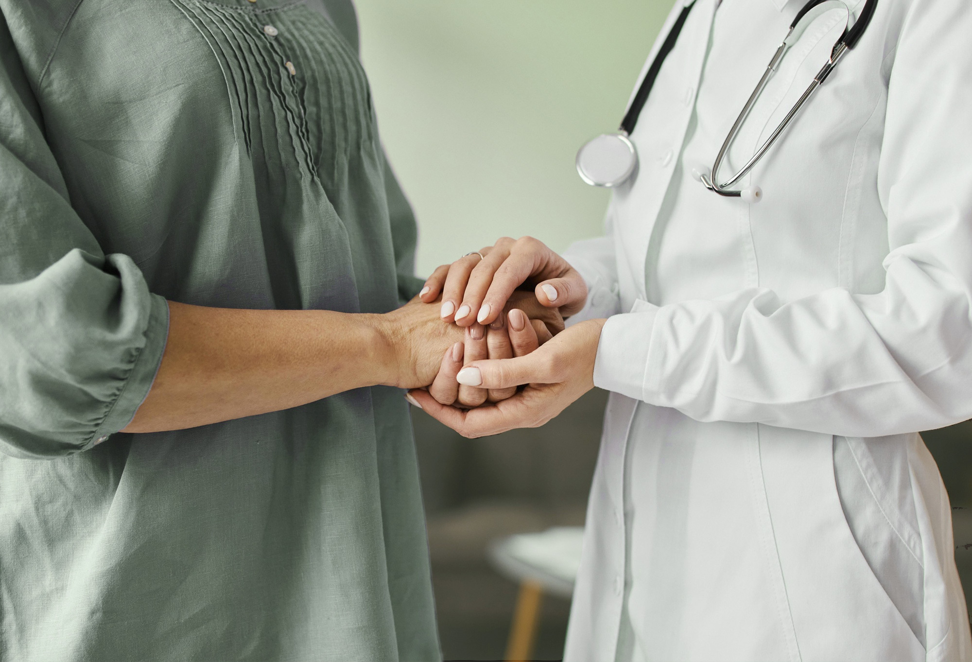 Atención farmacéutica personalizada en Farmacia Clapés, en Barcelona