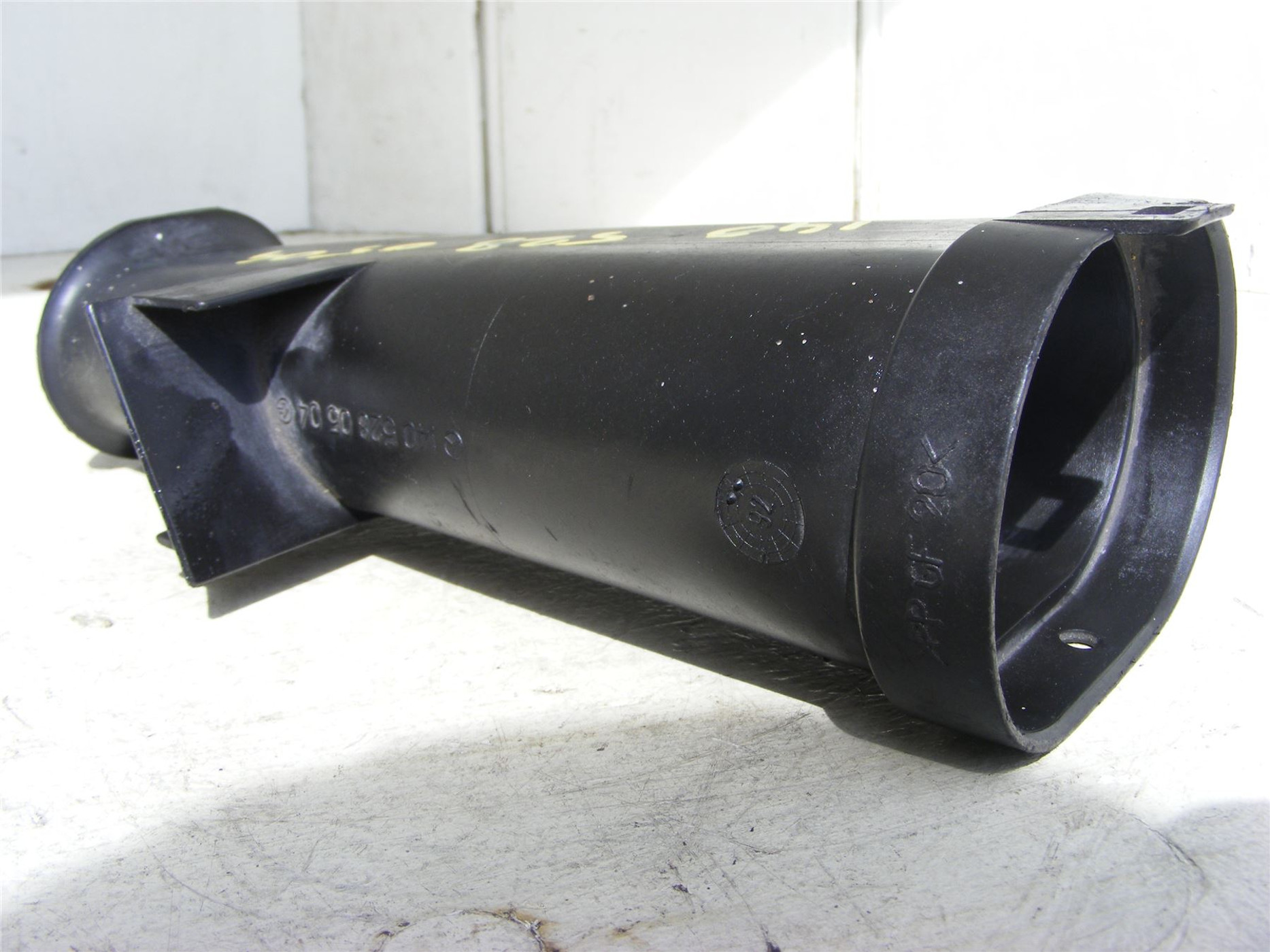 Mercedes 1405280504 Engine Bay Air Duct Pipe | W140 S Class