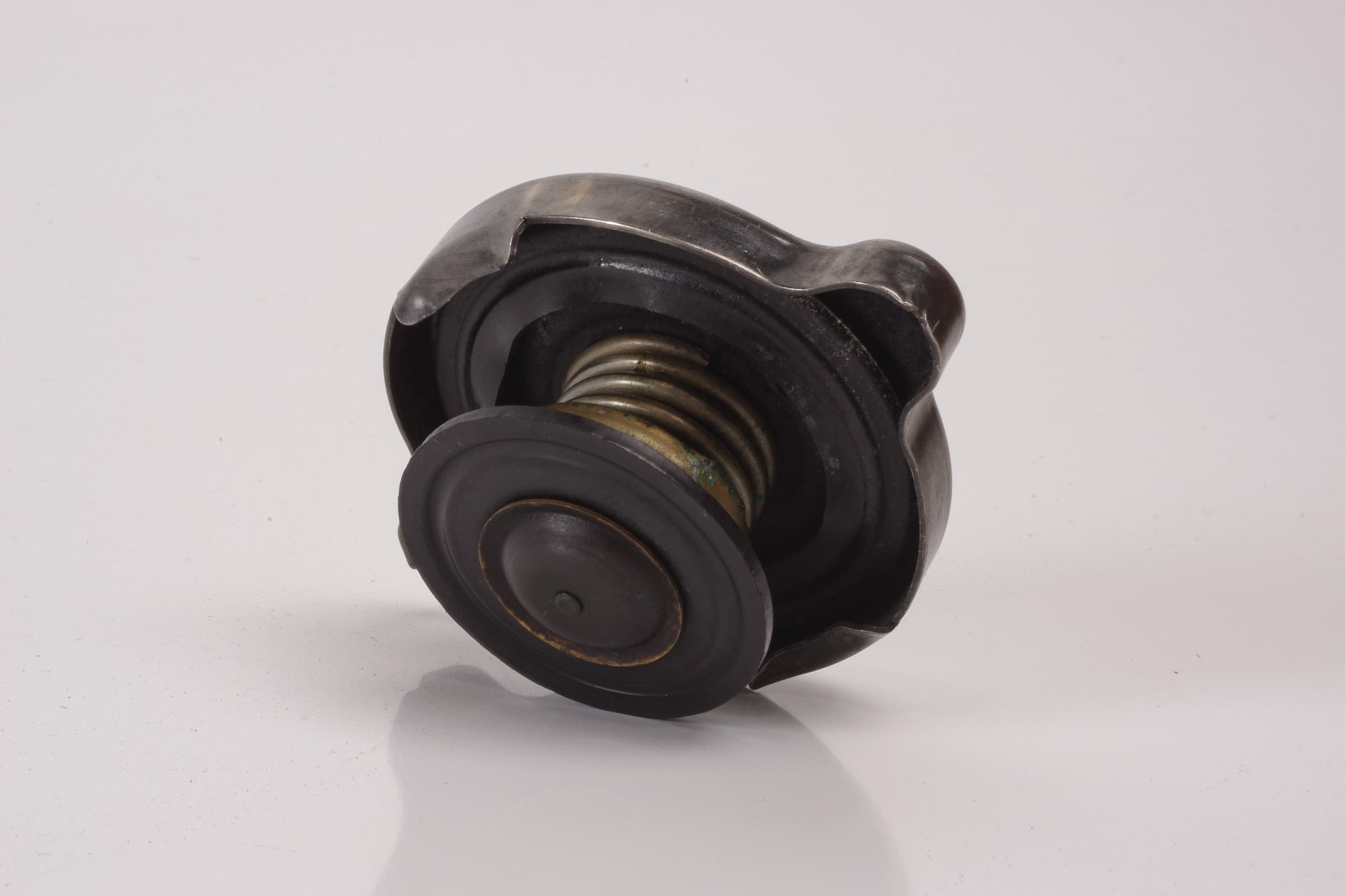 Mercedes 1295000006 Expansion Tank Cap - Black | R129 SL W140 V140 C140 S