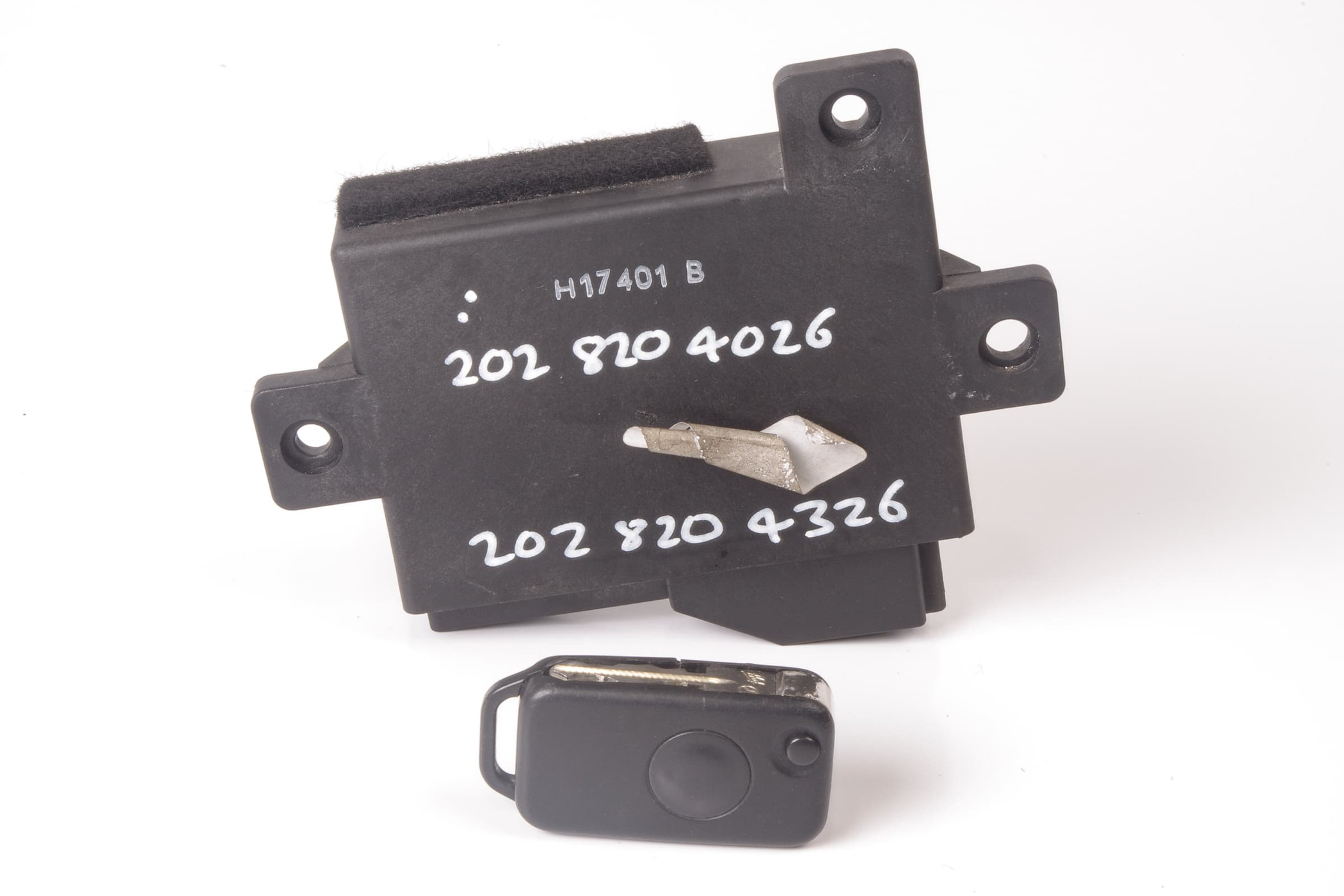 Mercedes 2028204026 Infrared Control Unit Key Fob Coded Set | W140 S W202 C