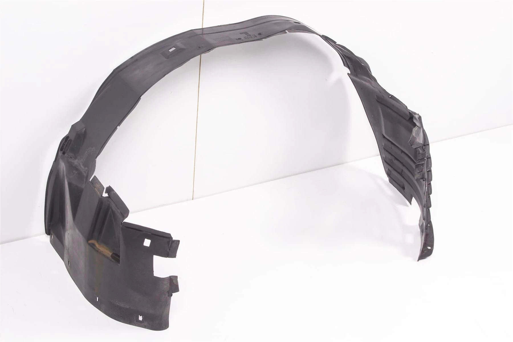 Mercedes 1406983530 Wheel Arch Liner - Front Left | V140 C140 S