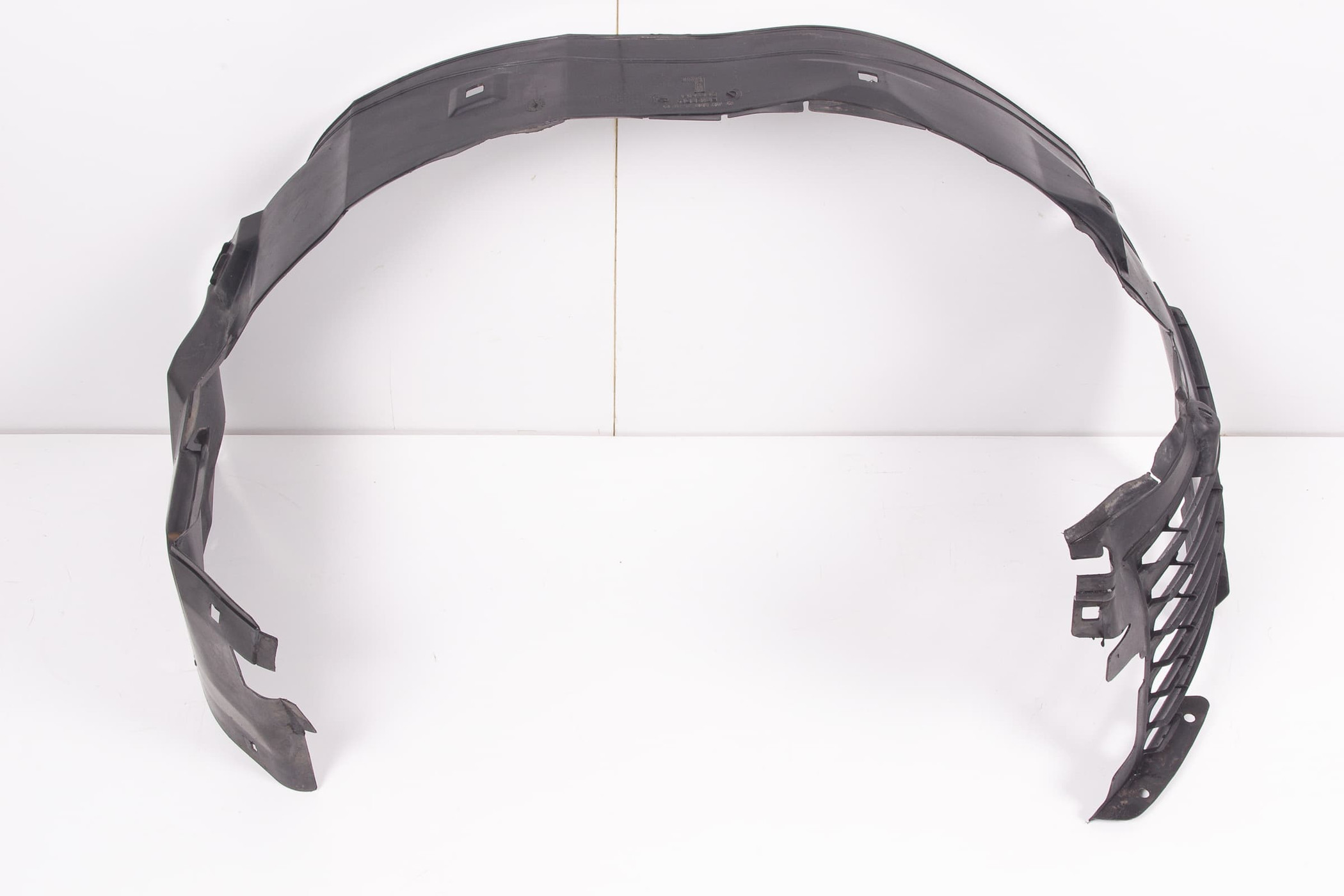 Mercedes 1406983530 Wheel Arch Liner - Front Left | V140 C140 S