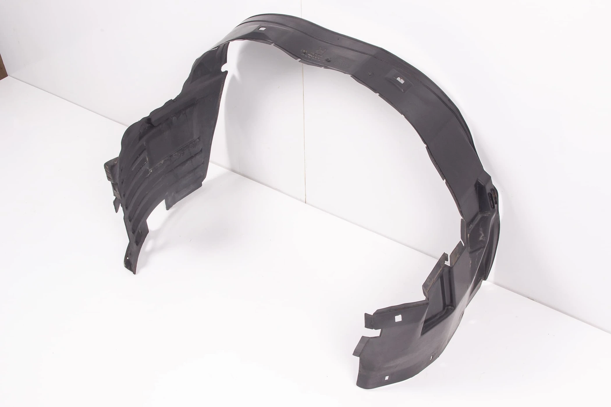 Mercedes 1406983630 Wheel Arch Liner - Front Right | V140 C140 S