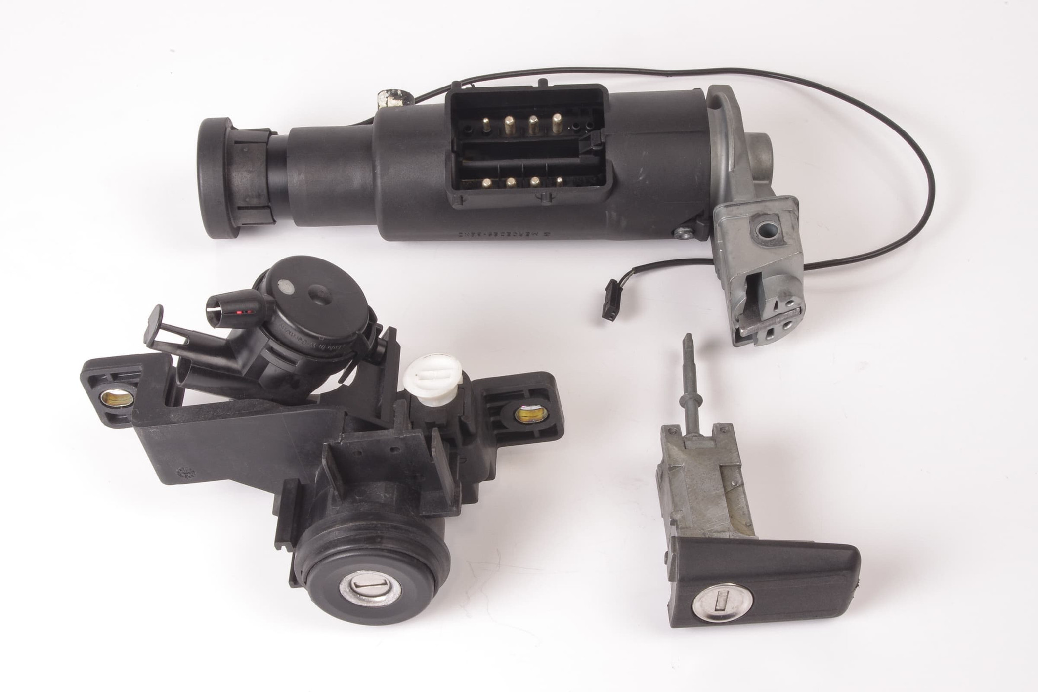 Mercedes 2104600797 Lock Set | R129 SL