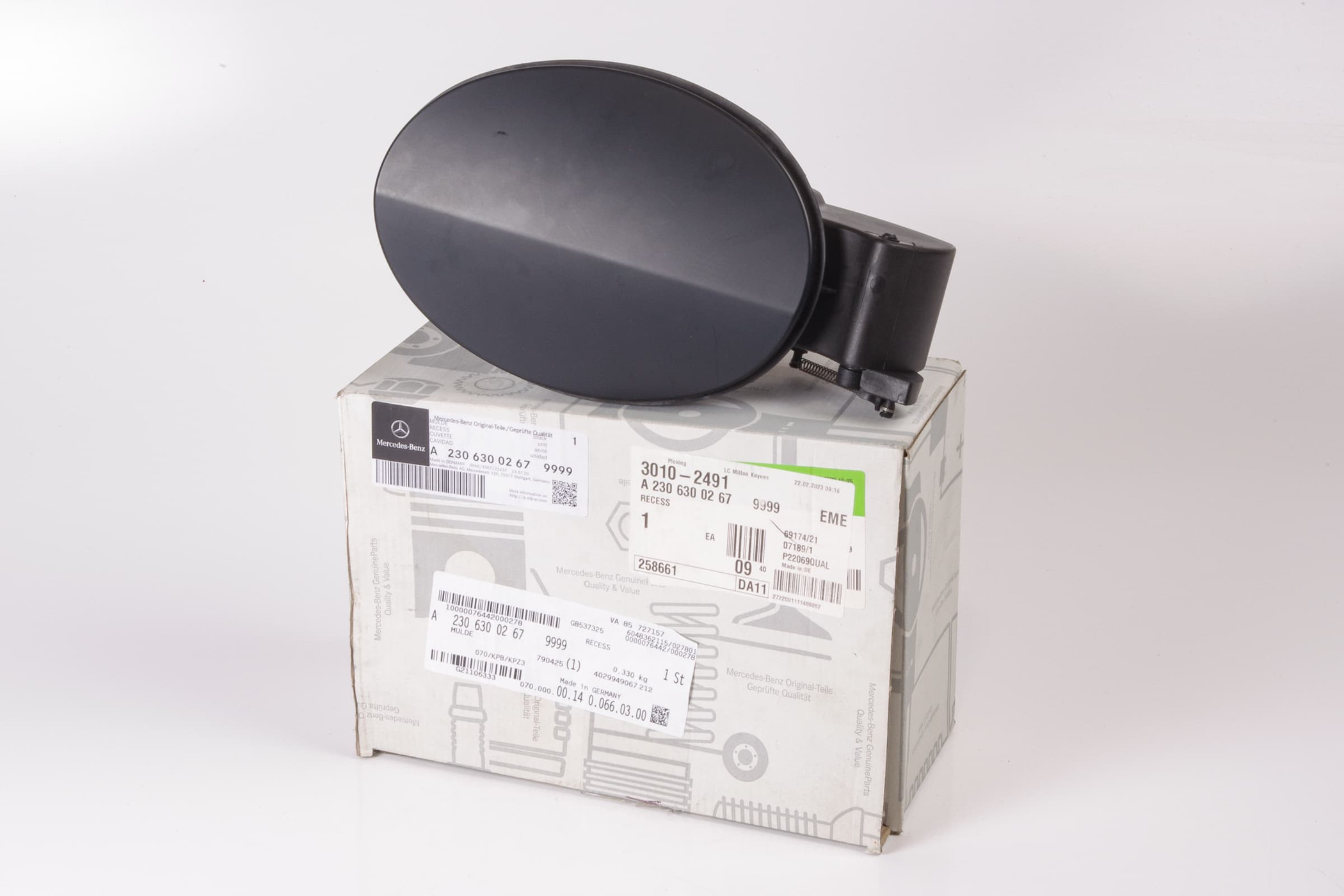 Mercedes 2306300267 Fuel Filler Cap (New Old St.) | R230 SL