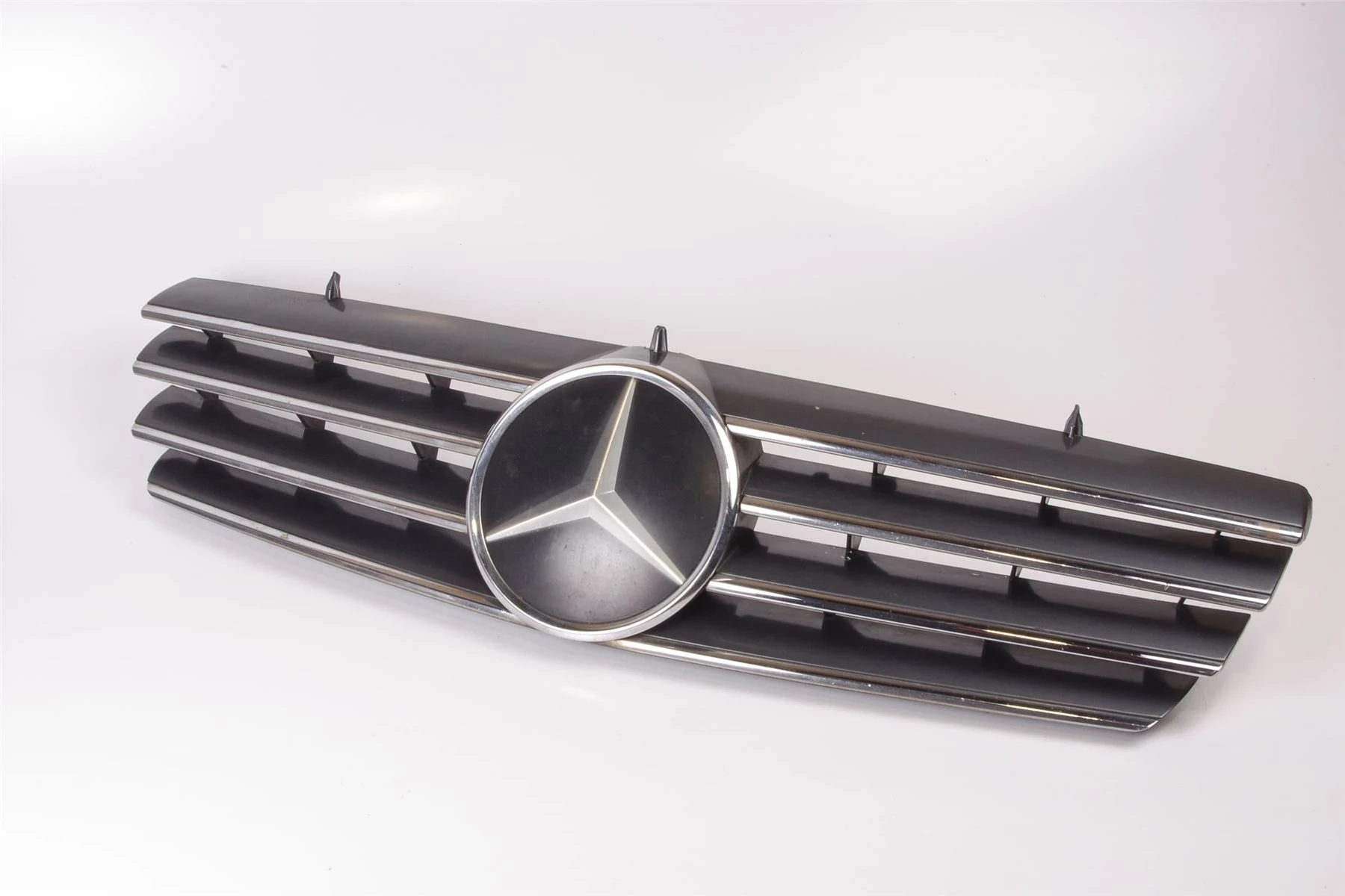 Mercedes 2158800283 Bonnet Grille - Silver | C215 CL