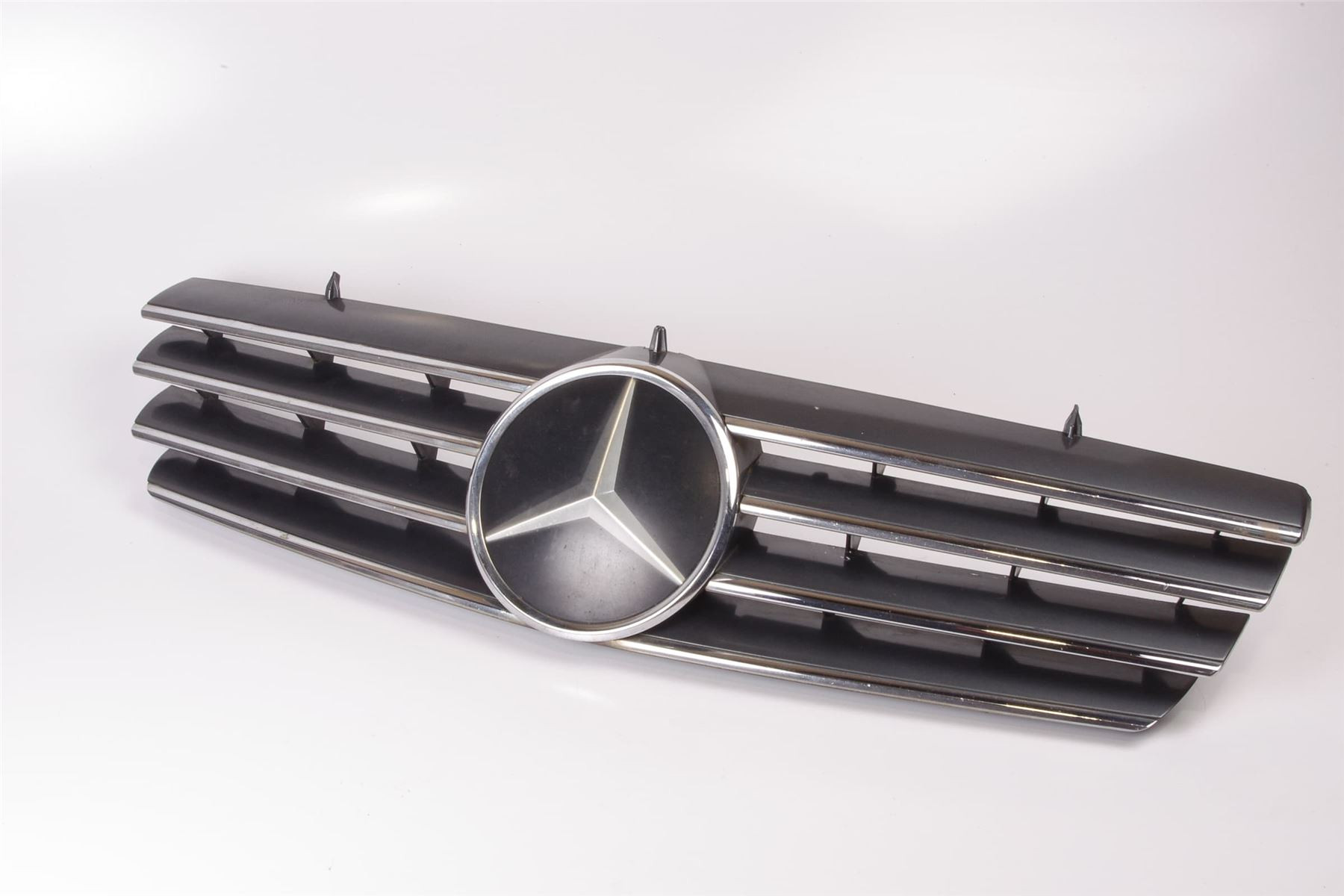 Mercedes 2158800283 Bonnet Grille - Silver | C215 CL