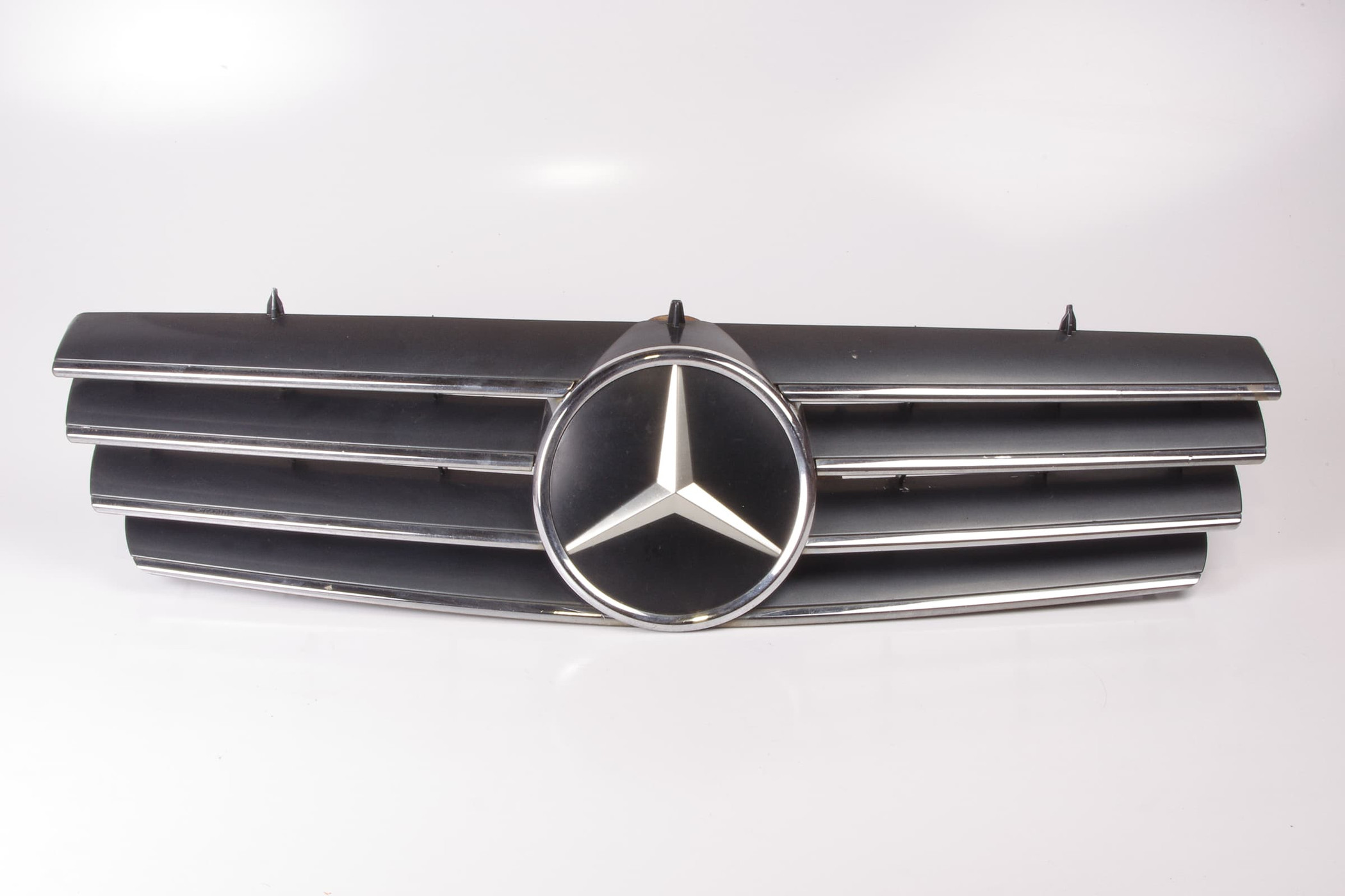 Mercedes 2158800283 Bonnet Grille - Silver | C215 CL