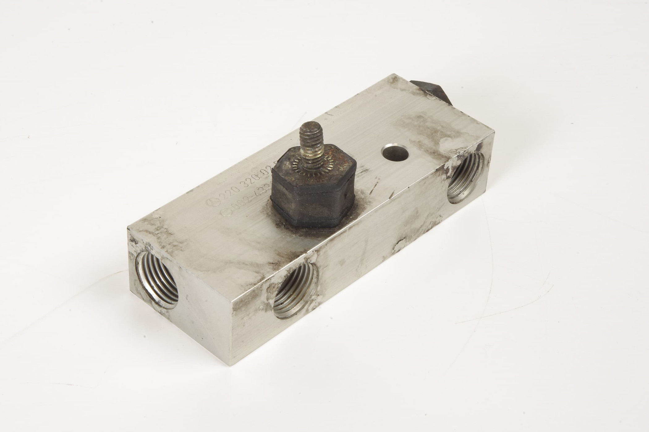 Mercedes 2203200251 ABC Distributor Block | C215 CL W220 S R230 SL