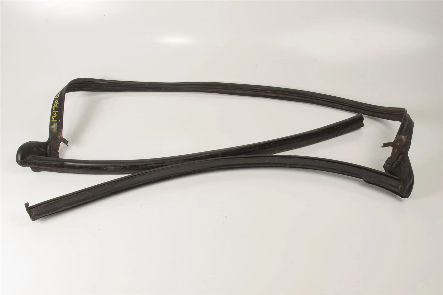 Mercedes 1297901298 Hardtop Seal - Front | R129 SL