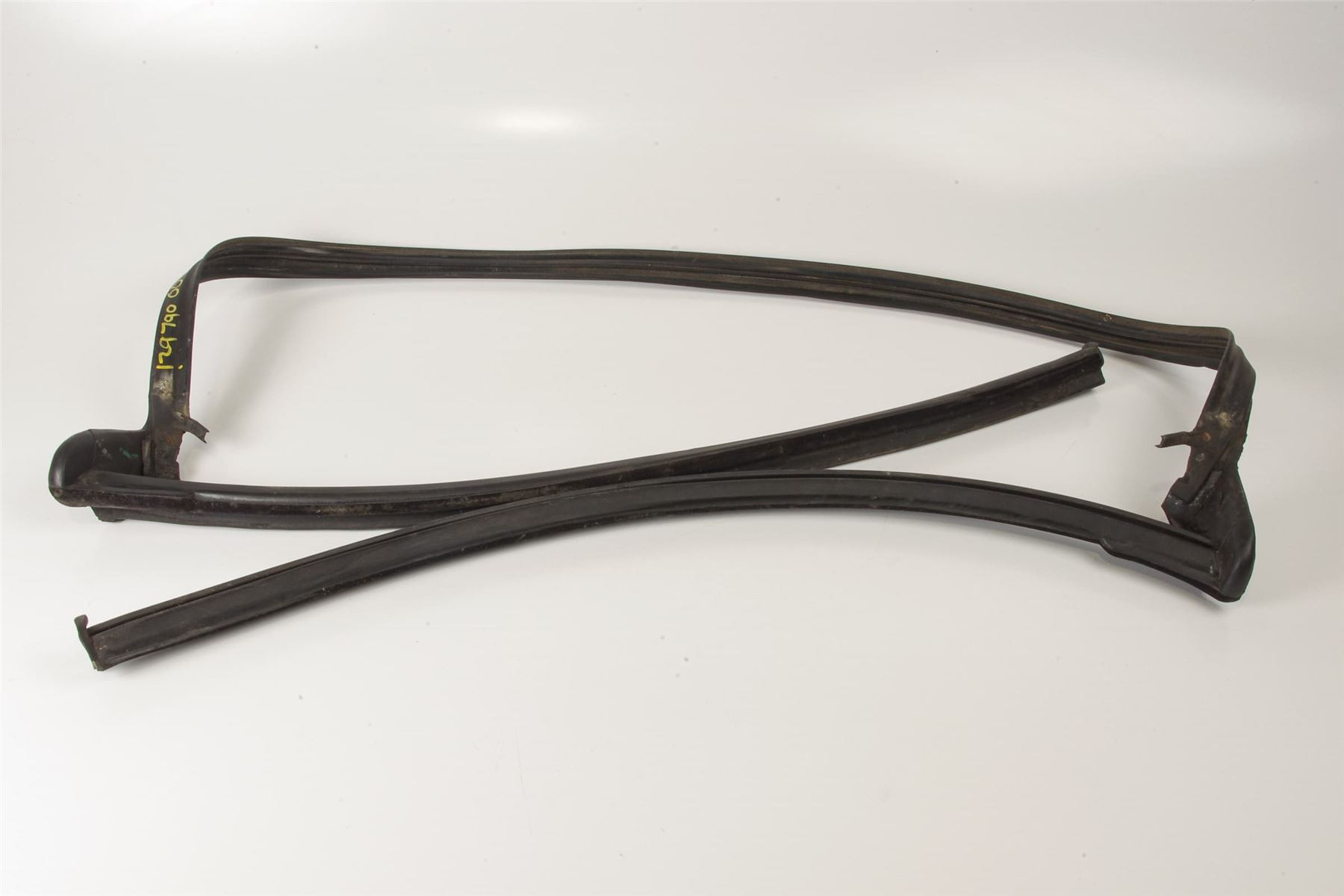 Mercedes 1297901298 Hardtop Seal - Front | R129 SL