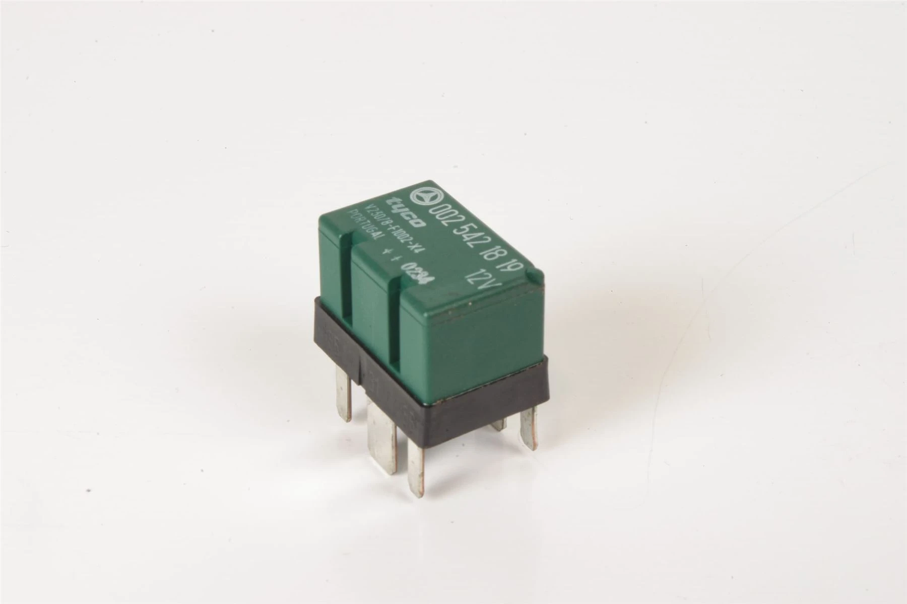 Mercedes 0025421819 Roller Blind Relay - Rear | C215 CL W220 S