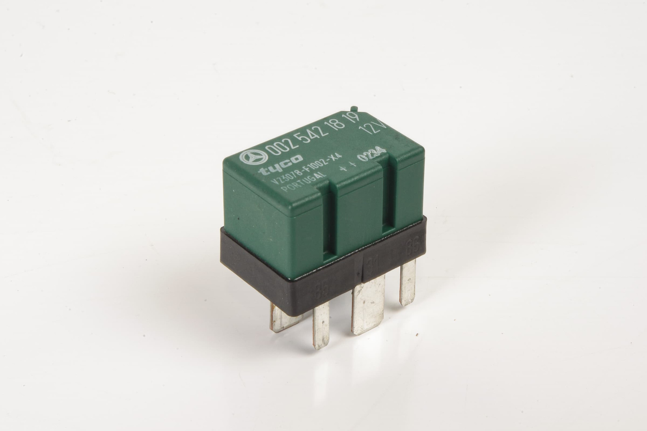 Mercedes 0025421819 Roller Blind Relay - Rear | C215 CL W220 S