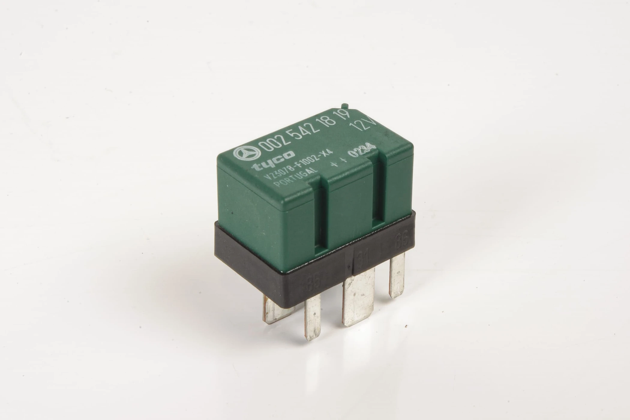 Mercedes 0025421819 Roller Blind Relay - Rear | C215 CL W220 S