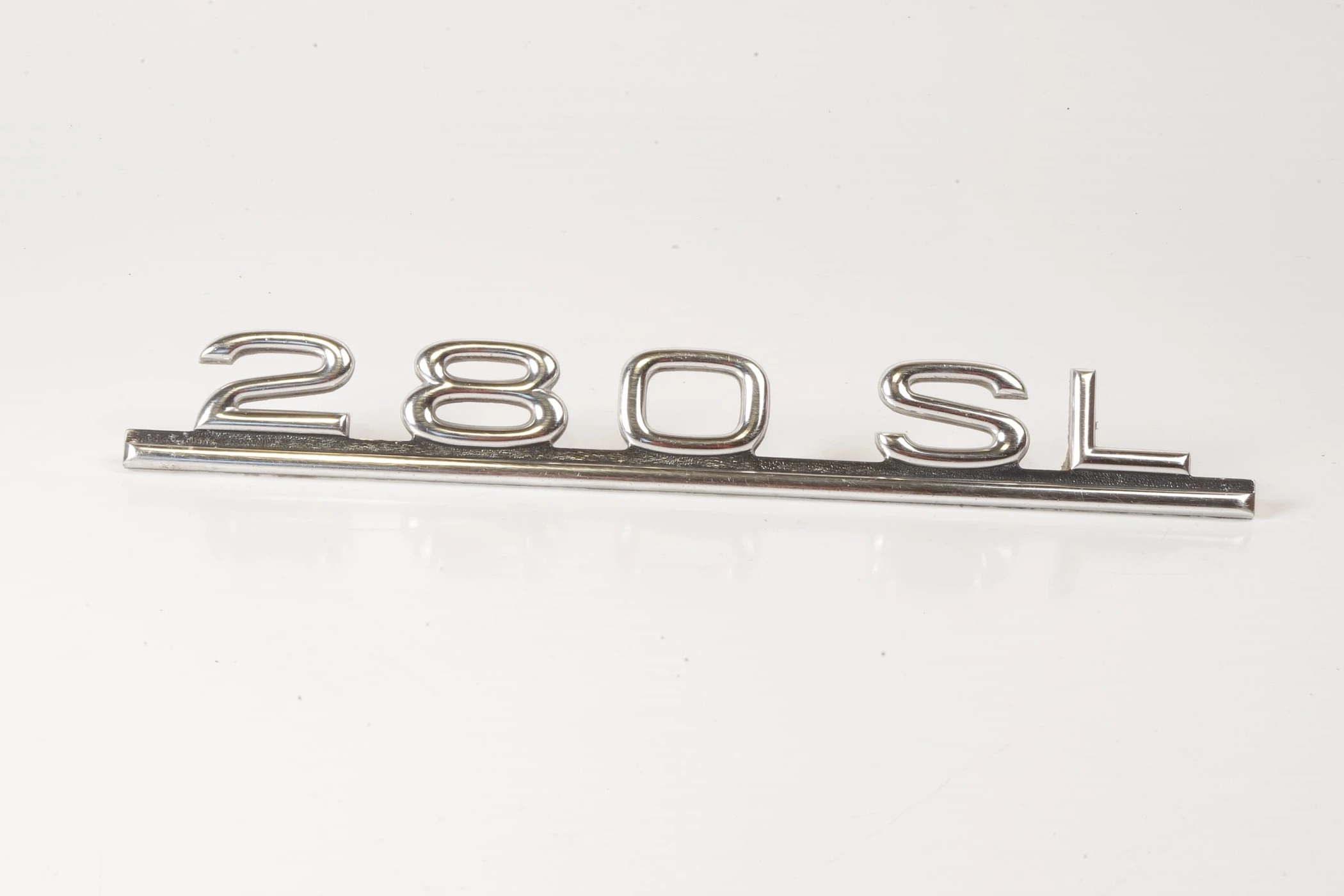 Mercedes 1078170015 Boot Badge | R107 SL