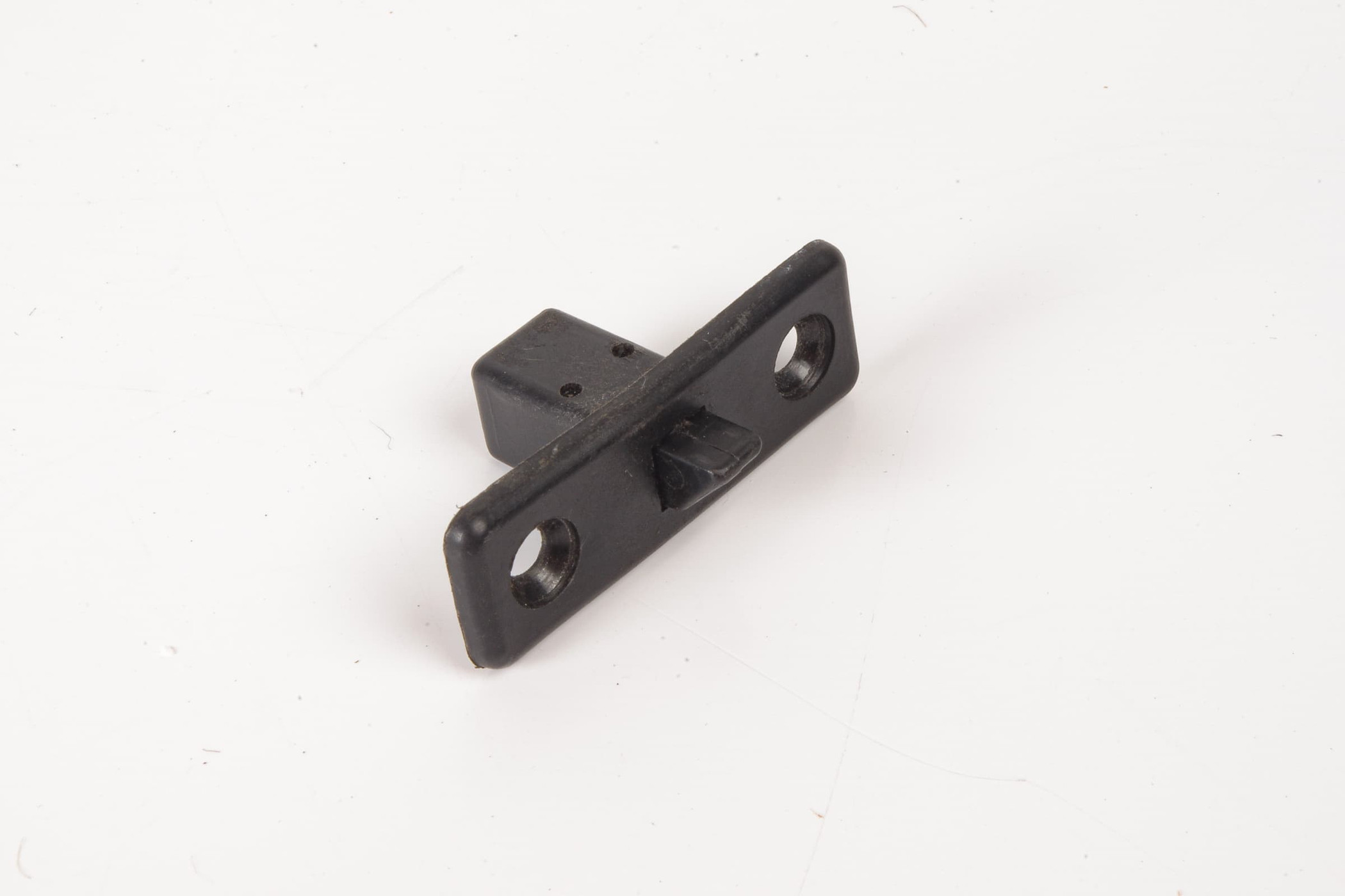 Mercedes 1076890025 Glovebox Latch | C107 R107 SL W116 S