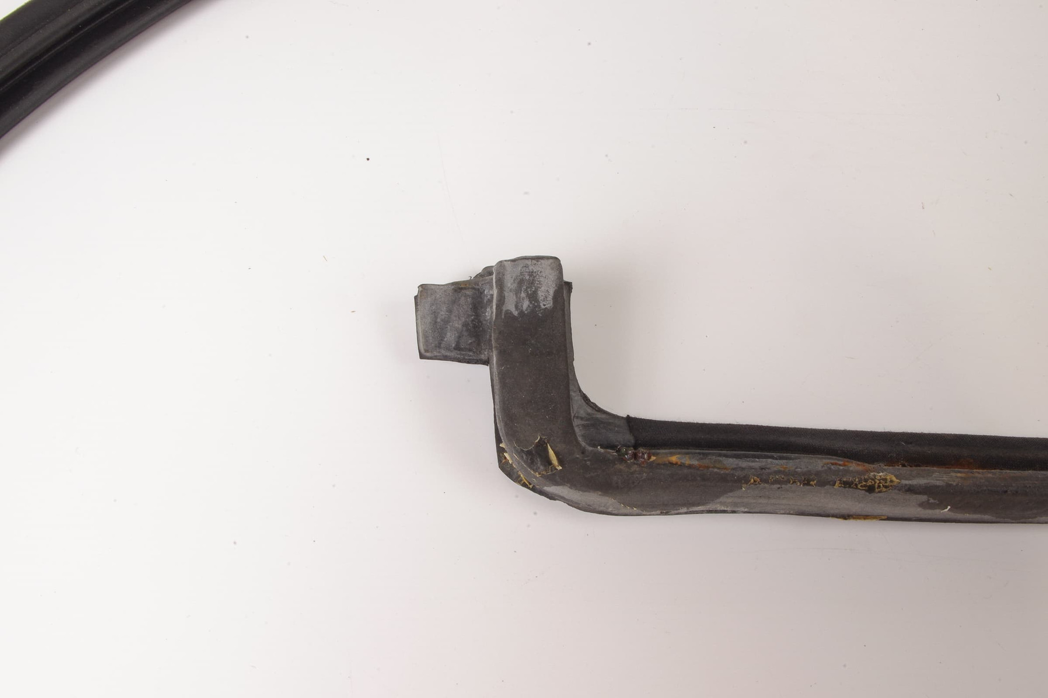 Mercedes 1077580198 Deck Lid Seal | R107 SL