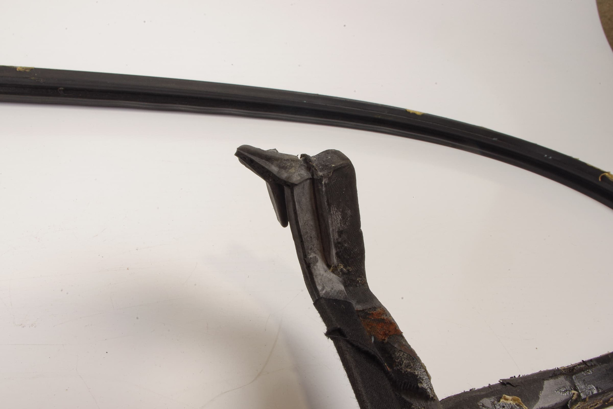 Mercedes 1077580198 Deck Lid Seal | R107 SL