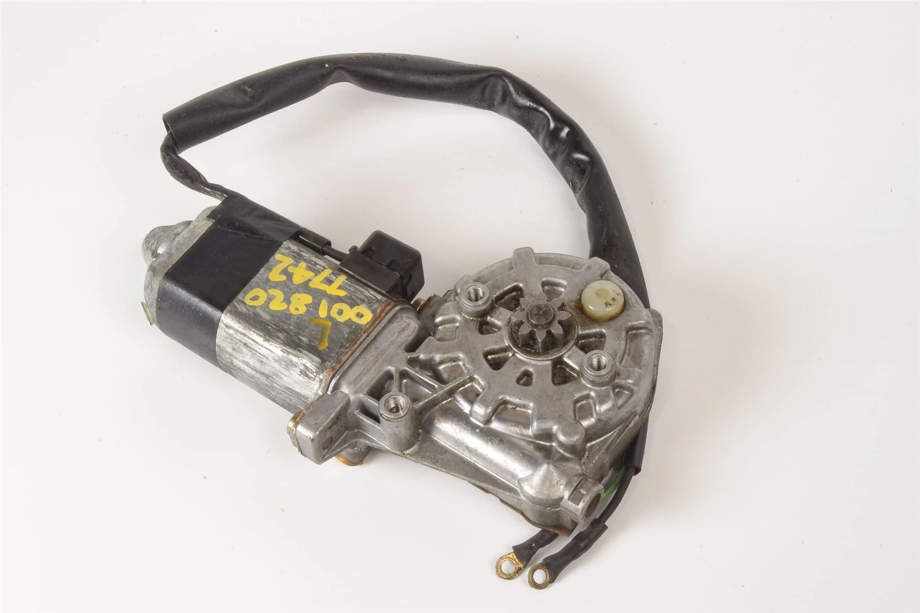 Mercedes 0018207742 Window Motor - Left | C107 R107 SL W110 W114 W115 W123 E...