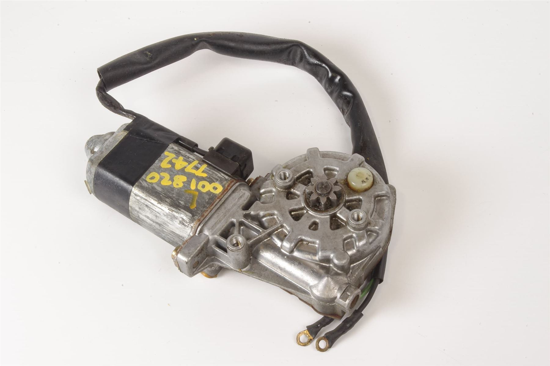 Mercedes 0018207742 Window Motor - Left | C107 R107 SL W110 W114 W115 W123 E...