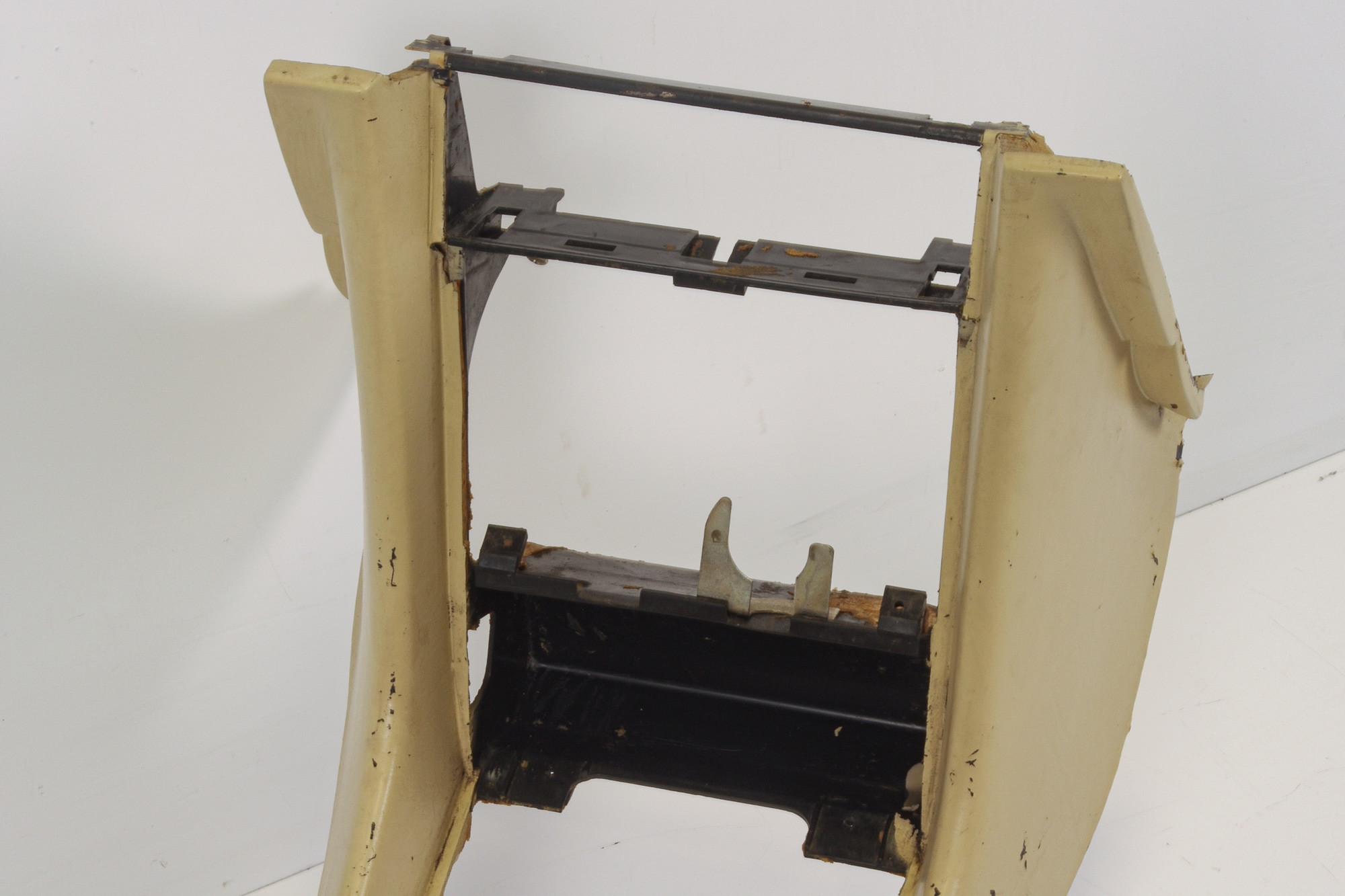 Mercedes 1076802050 Centre Console Housing - Cream | C107 R107 SL