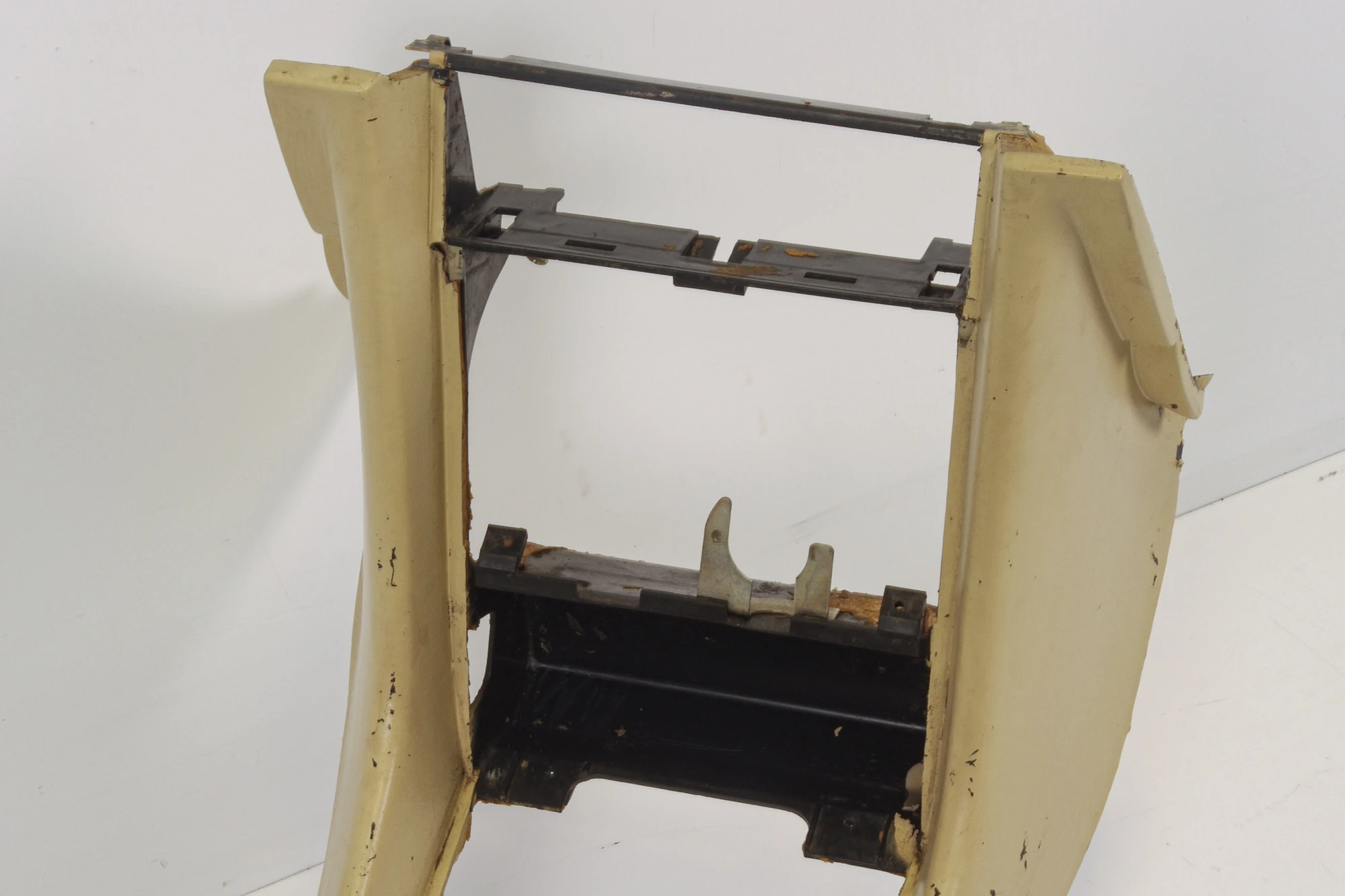 Mercedes 1076802050 Centre Console Housing - Cream | C107 R107 SL