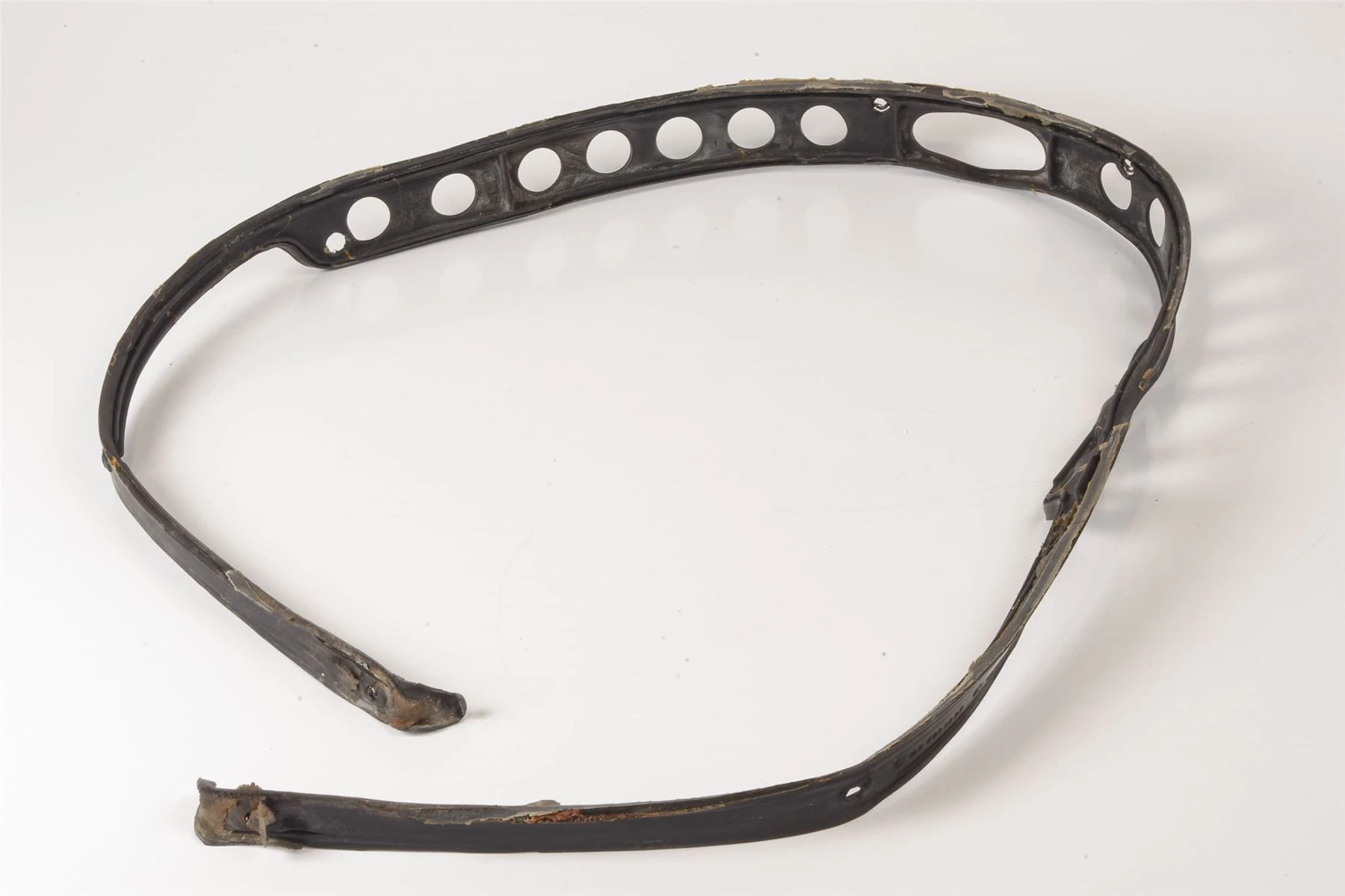 Mercedes 1077580205 Boot Trim Seal | C107 R107 SL W114 W115 E