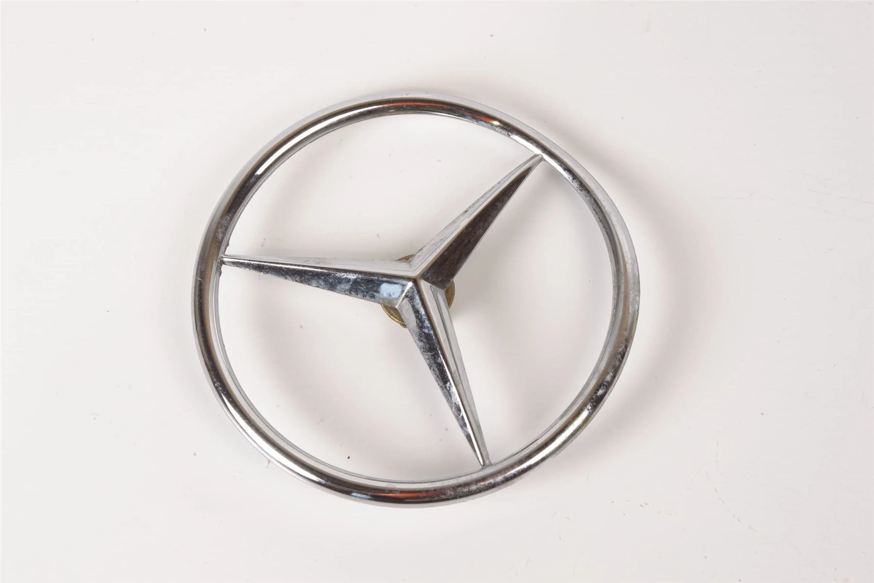 Mercedes 1077580158 Boot Badge | R107 SL
