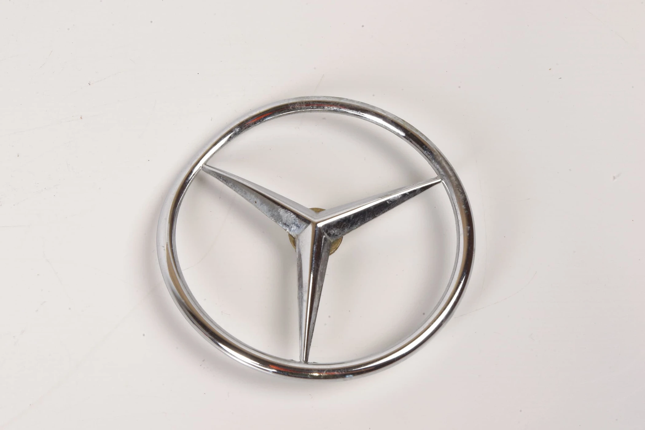 Mercedes 1077580158 Boot Badge | R107 SL