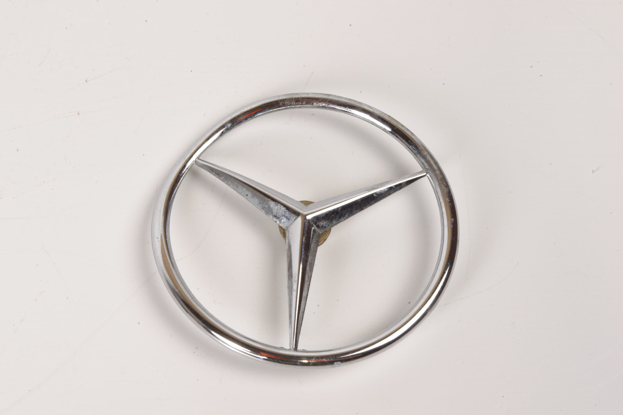 Mercedes 1077580158 Boot Badge | R107 SL