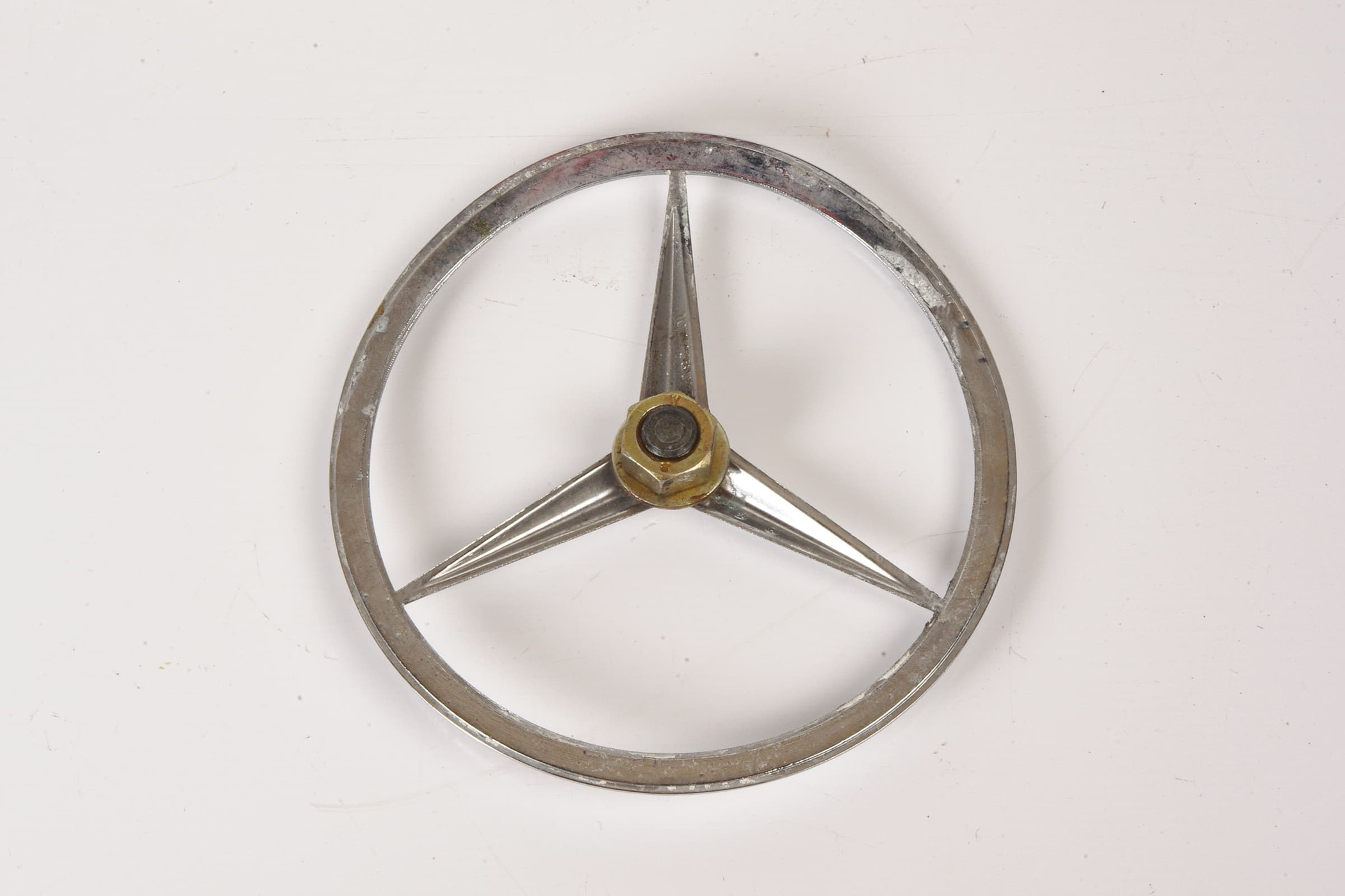 Mercedes 1077580158 Boot Badge | R107 SL