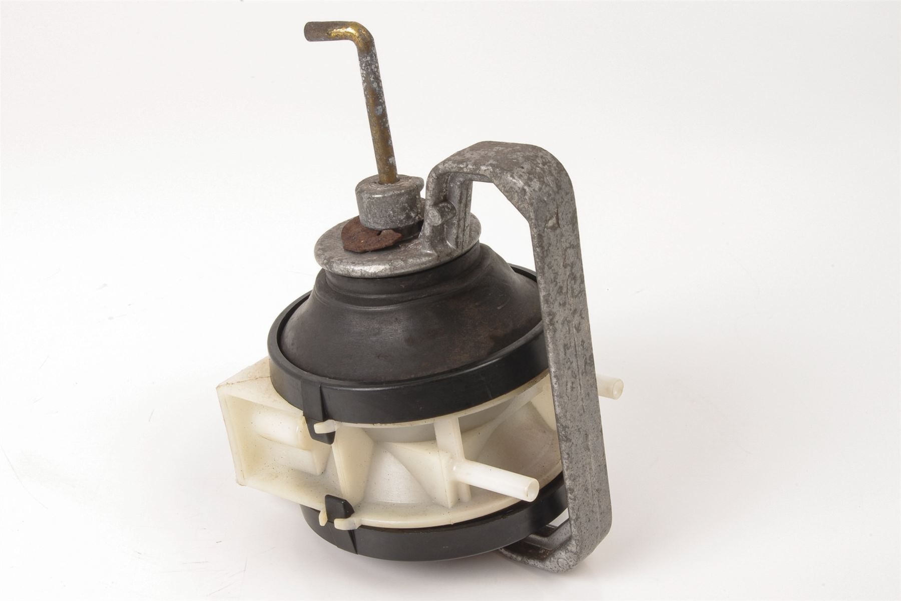 Mercedes 0008001175 A/C Vacuum Actuator | C107 R107 SL W108 W109 W111 W116 S...