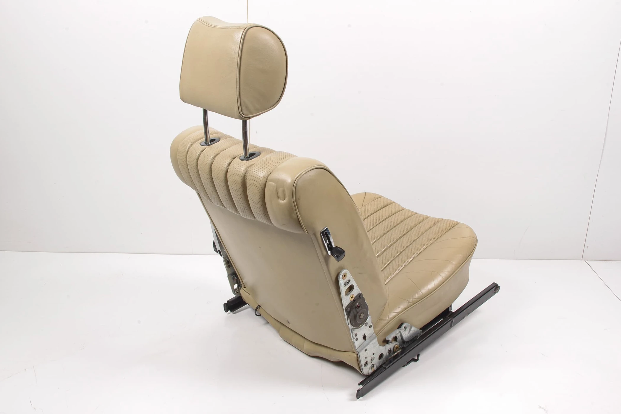 Mercedes 1079104147 Seat - Front Right Cream | R107 SL
