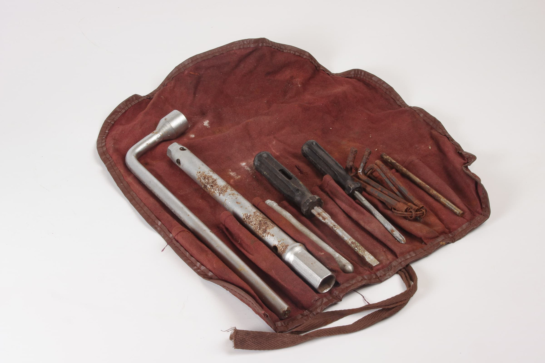 Mercedes 1075800003 Tool Kit - Red | C107 R107 R129 SL