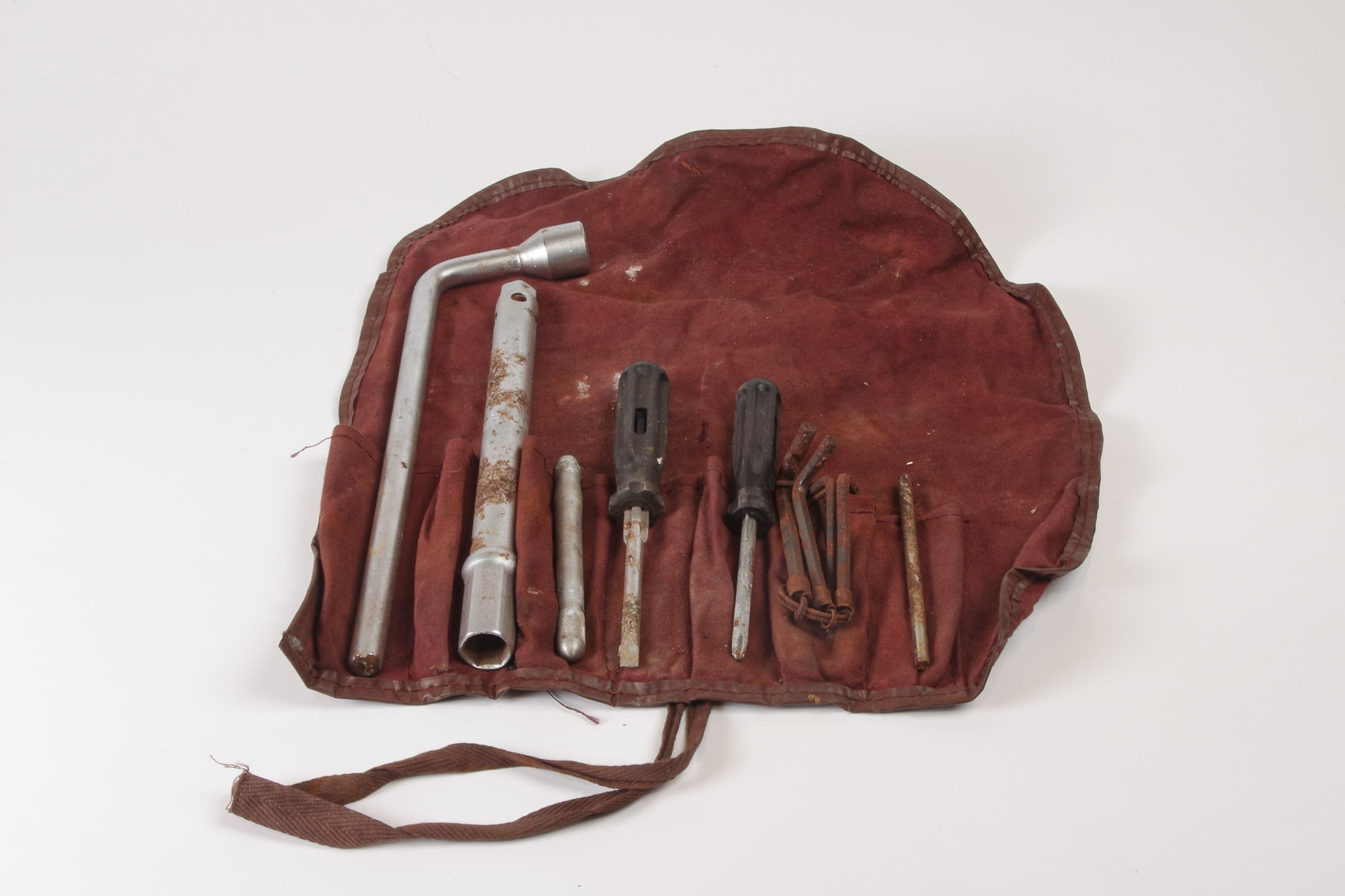 Mercedes 1075800003 Tool Kit - Red | C107 R107 R129 SL