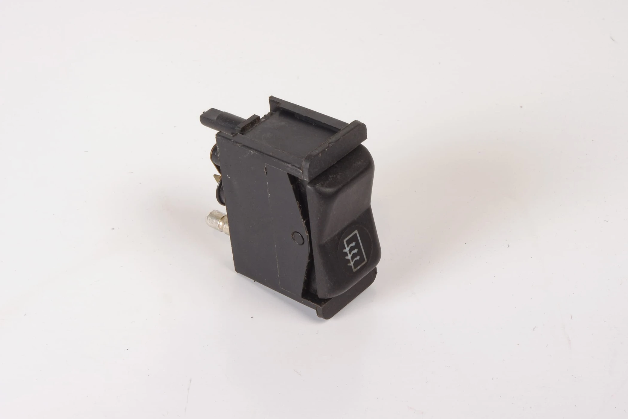 Mercedes 0008206010 Demist Switch - Rear | C107 R107 W113 SL W108 W109 W111...