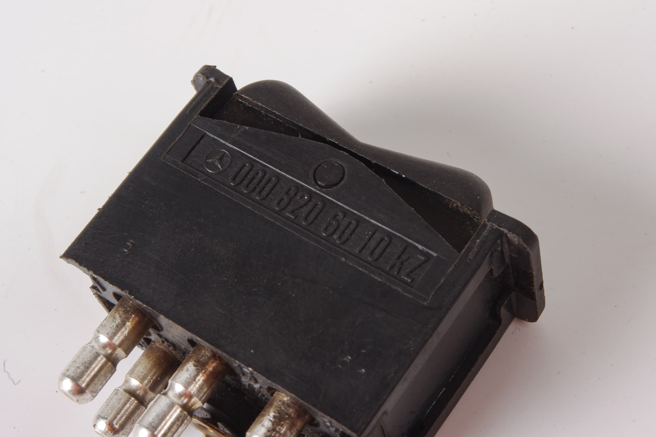 Mercedes 0008206010 Demist Switch - Rear | C107 R107 W113 SL W108 W109 W111...