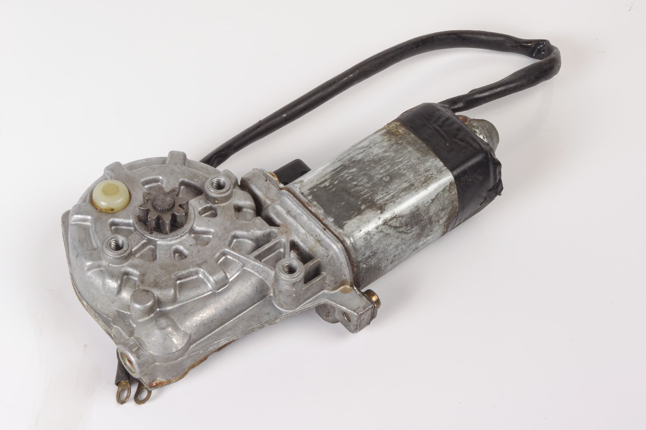 Mercedes 0018207842 Window Motor - Right | C107 R107 SL W110 W114 W115 W123 E...