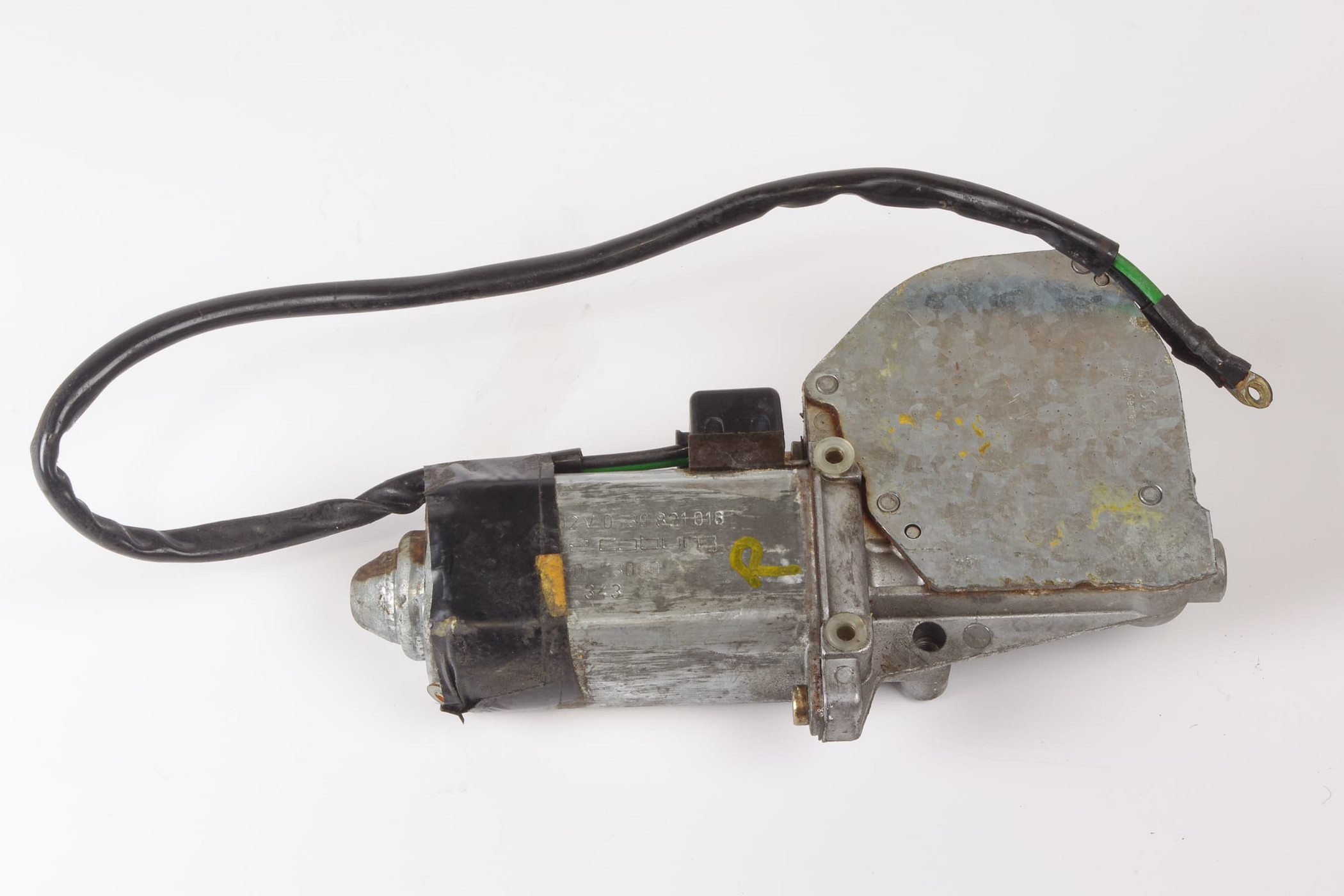 Mercedes 0018207842 Window Motor - Right | C107 R107 SL W110 W114 W115 W123 E...