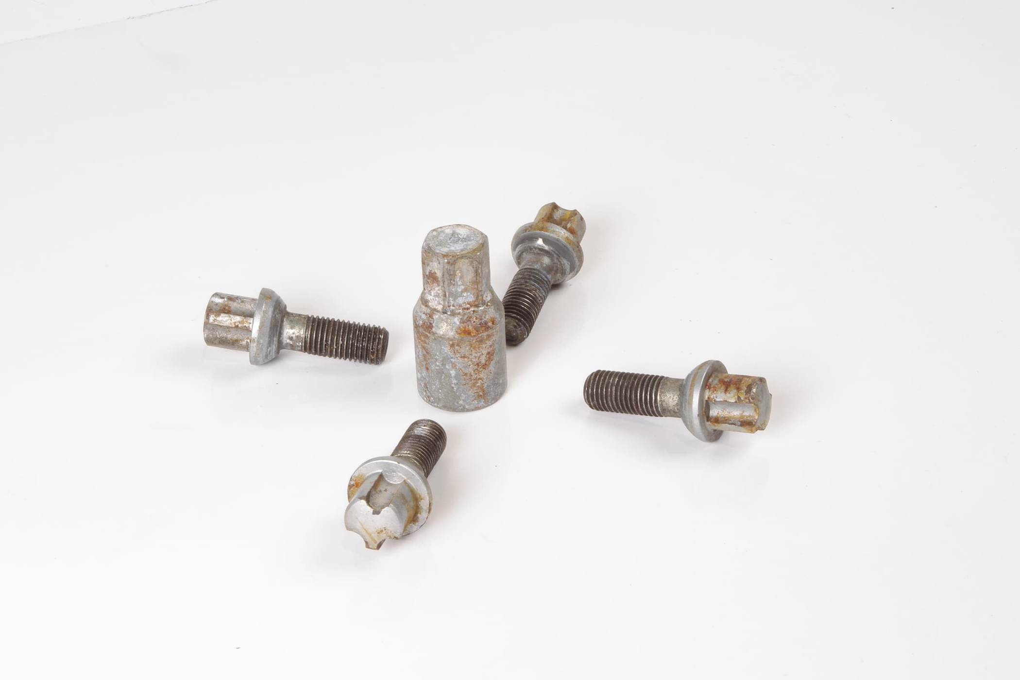 Mercedes 2014010270 Locking Wheel Nuts | C107 R107 W113 R129 SL W108 W109...