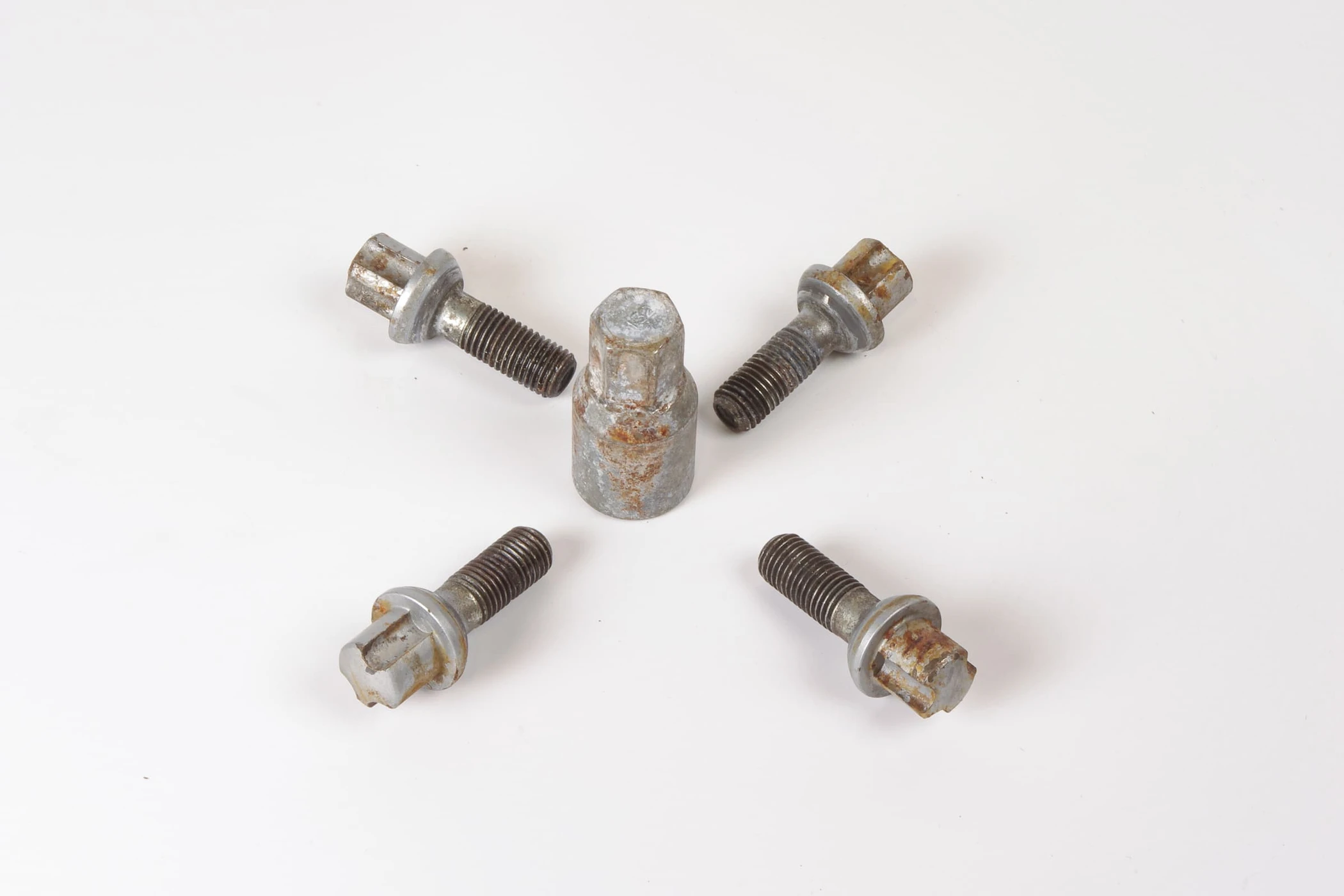 Mercedes 2014010270 Locking Wheel Nuts | C107 R107 W113 R129 SL W108 W109...