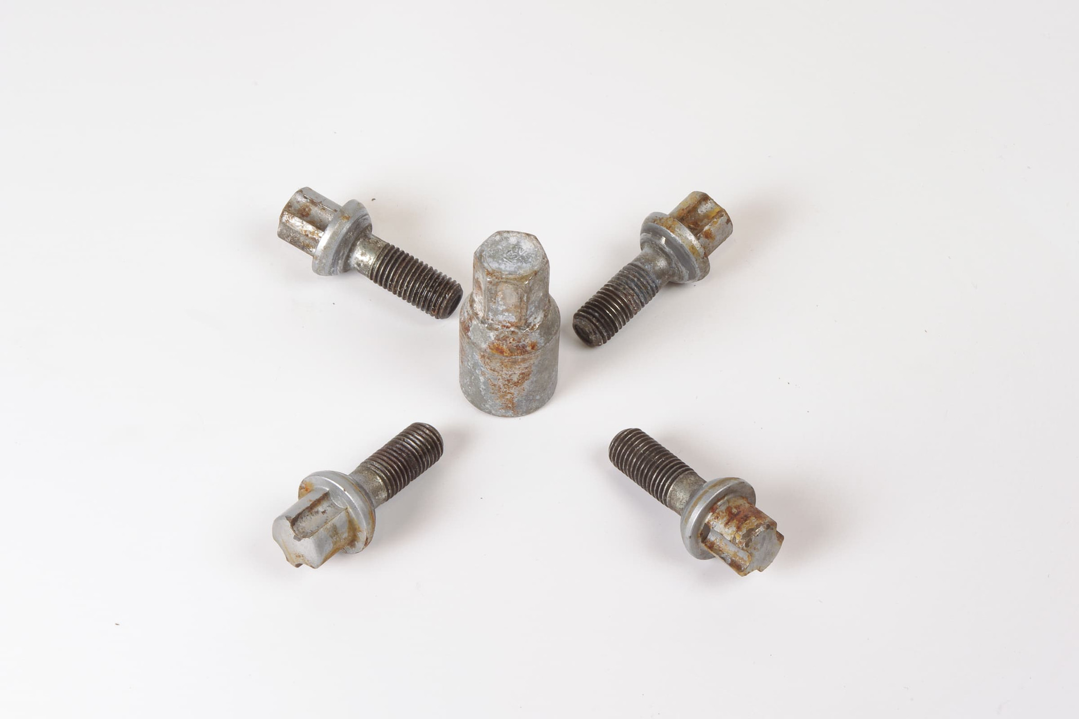 Mercedes 2014010270 Locking Wheel Nuts | C107 R107 W113 R129 SL W108 W109...