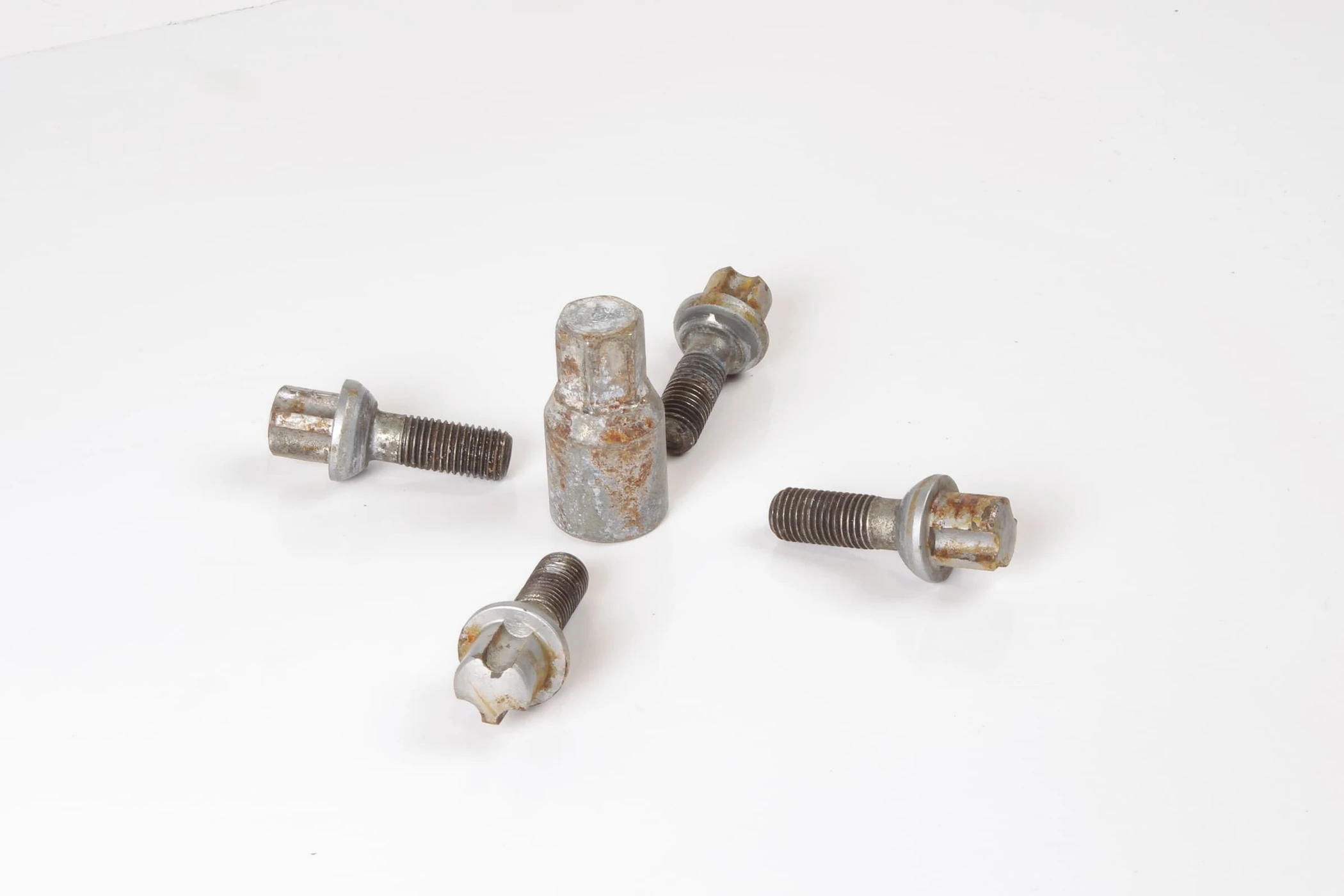 Mercedes 2014010270 Locking Wheel Nuts | C107 R107 W113 R129 SL W108 W109...