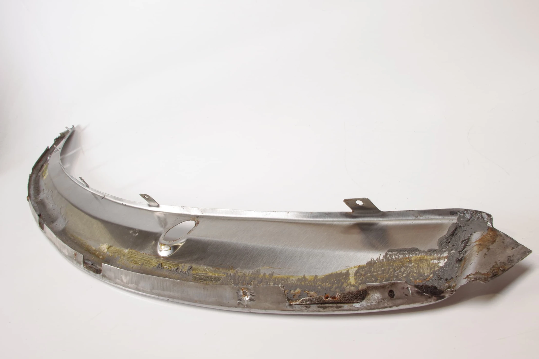 Mercedes 1076880340 Windscreen Trim | R107 SL