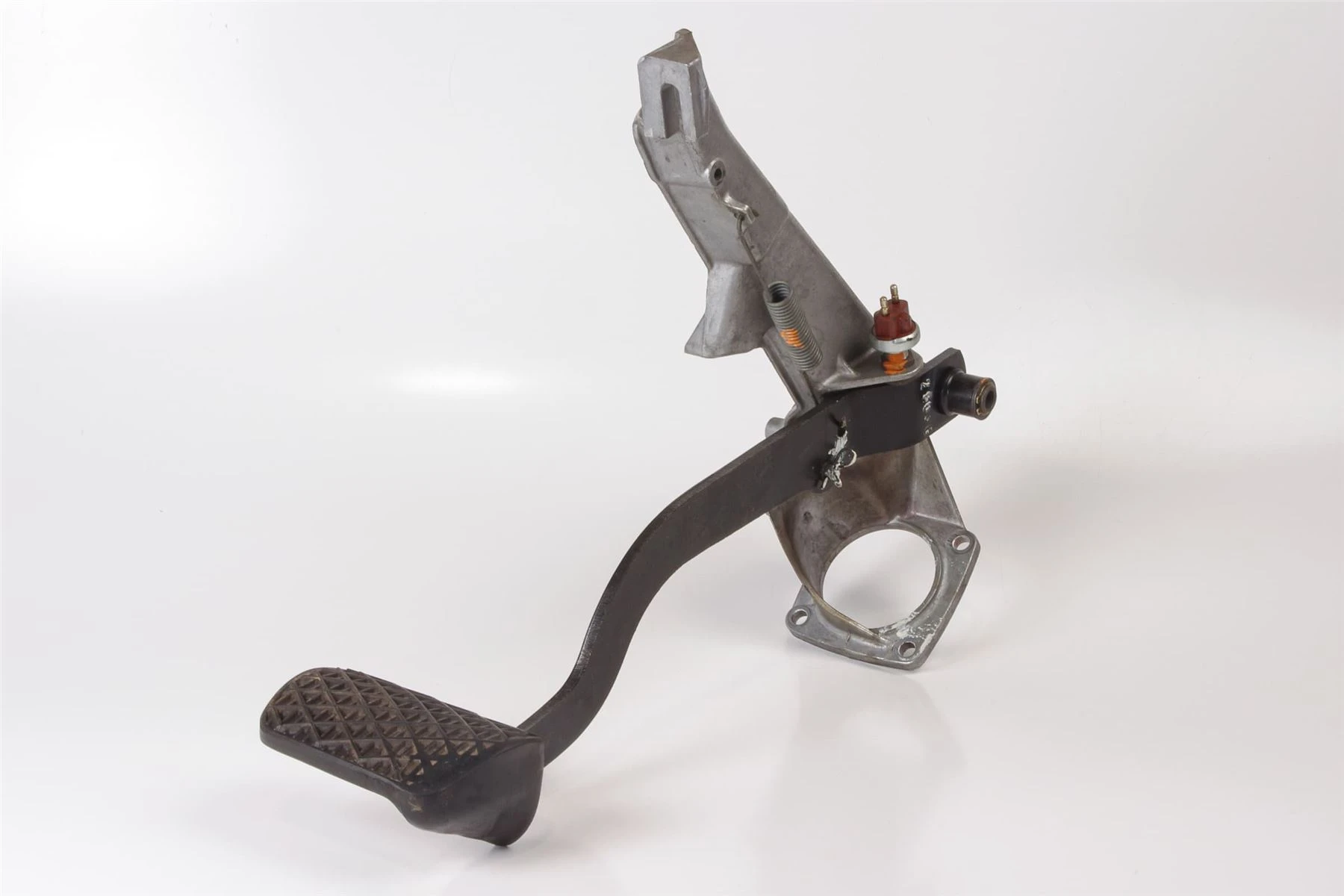 Mercedes 1072902018 Brake Pedal Assembly | C107 R107 SL W116 S