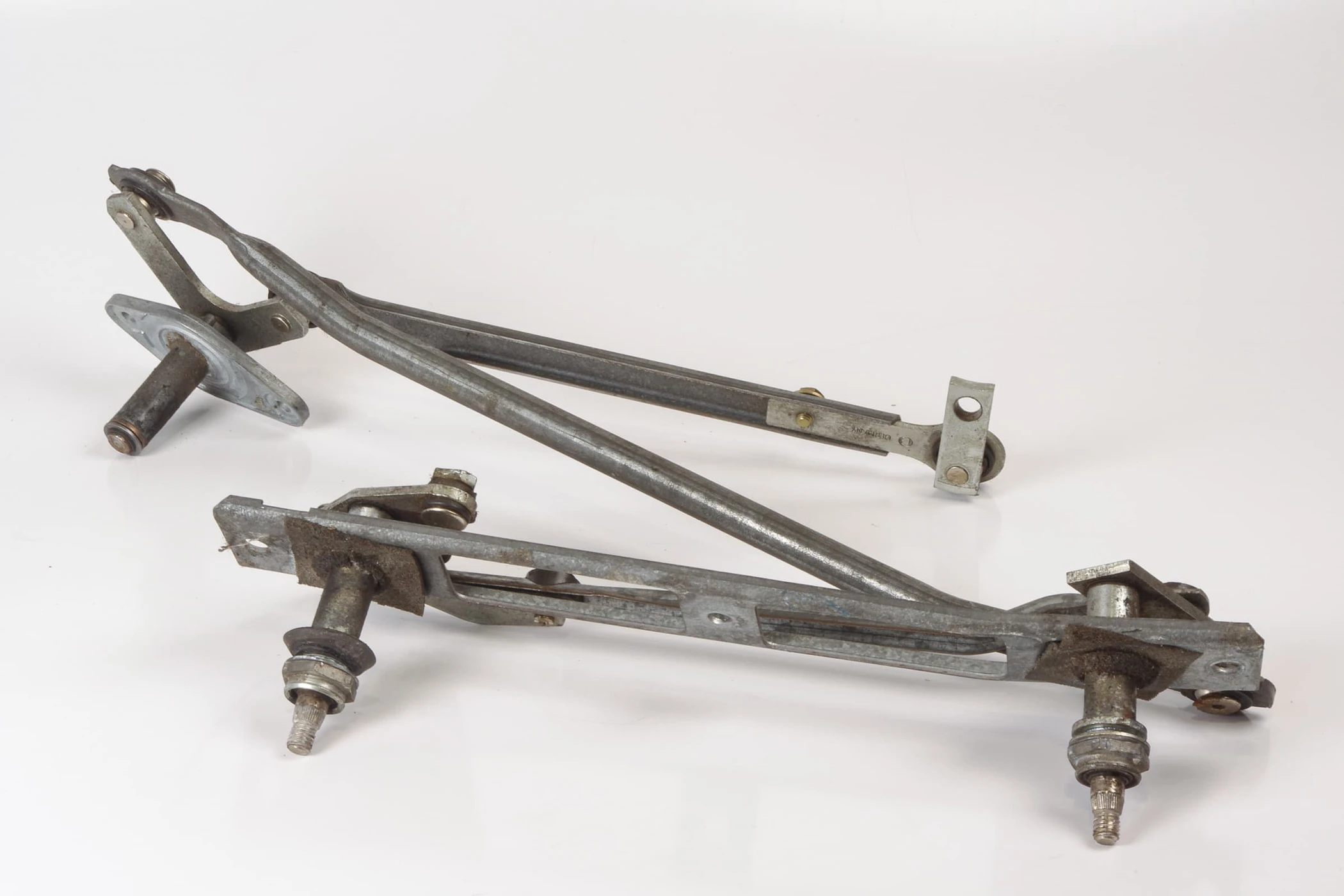 Mercedes 1078200043 Wiper Mechanism Linkage | C107 R107 SL
