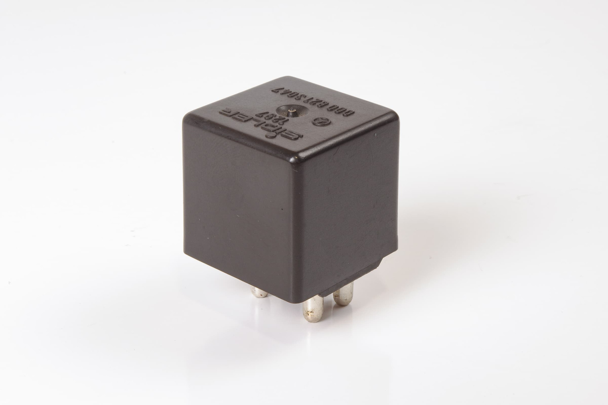 Mercedes 0008213047 Dome Light Relay | R107 SL W116 S