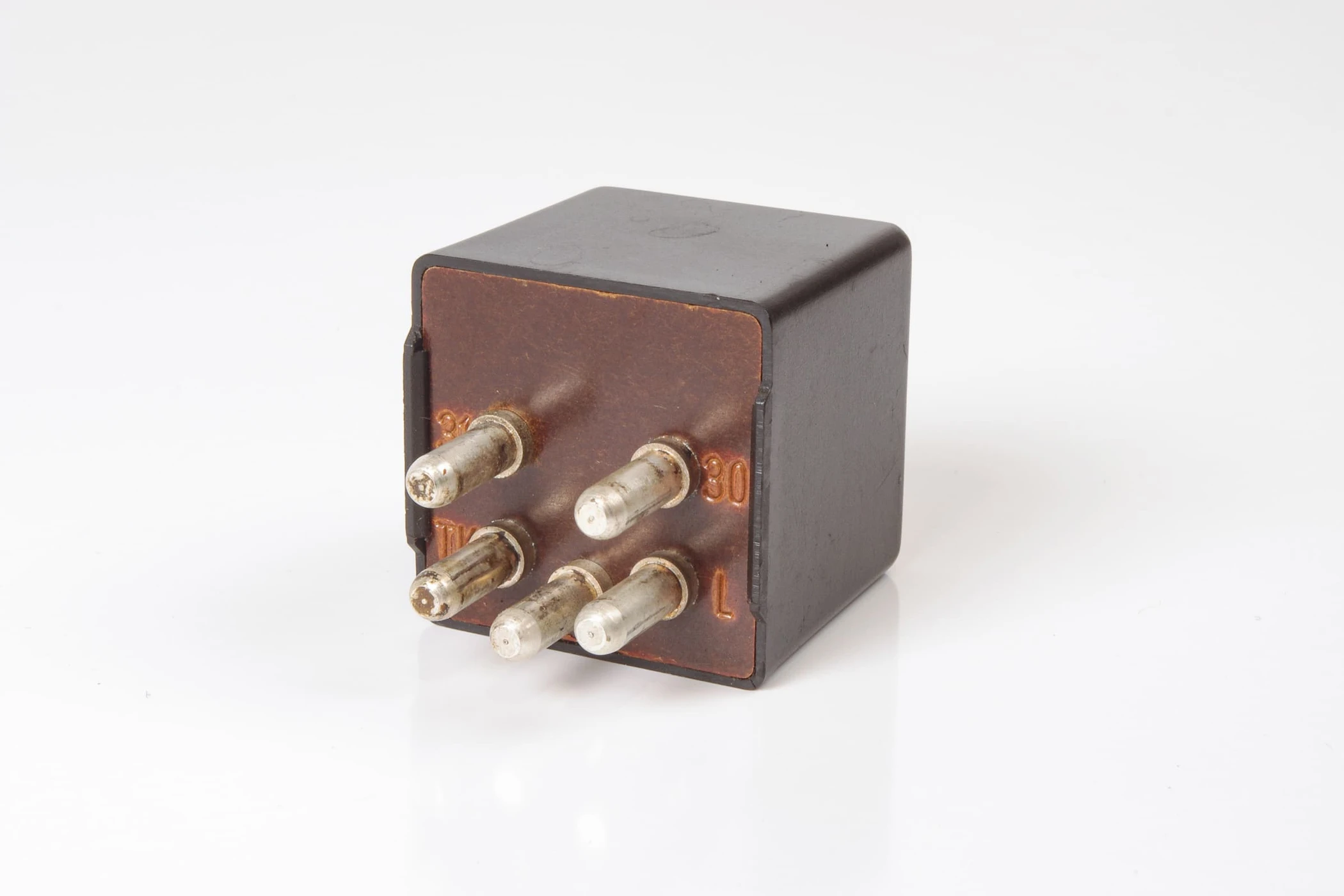 Mercedes 0008213047 Dome Light Relay | R107 SL W116 S