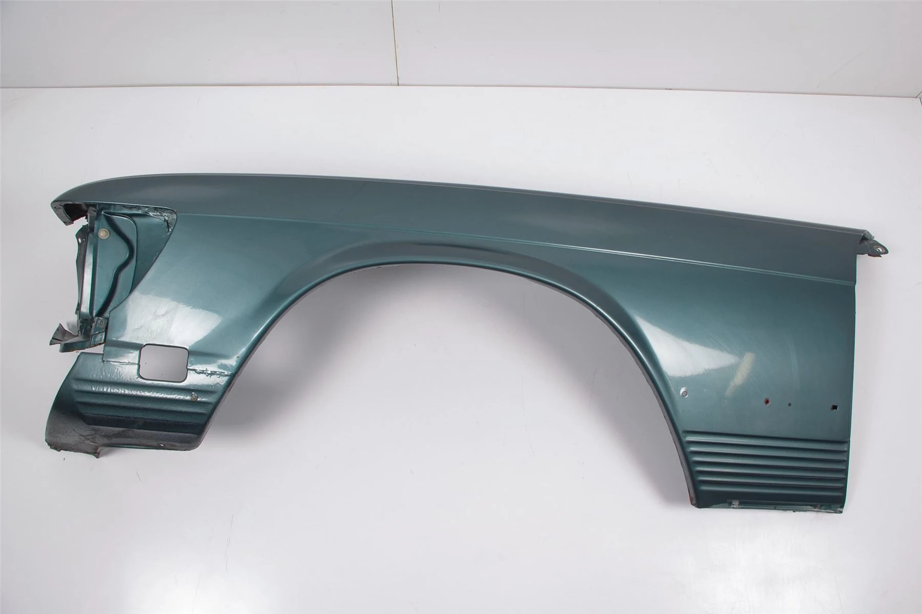 Mercedes 1078801318 Wing - Front Left | C107 R107 SL