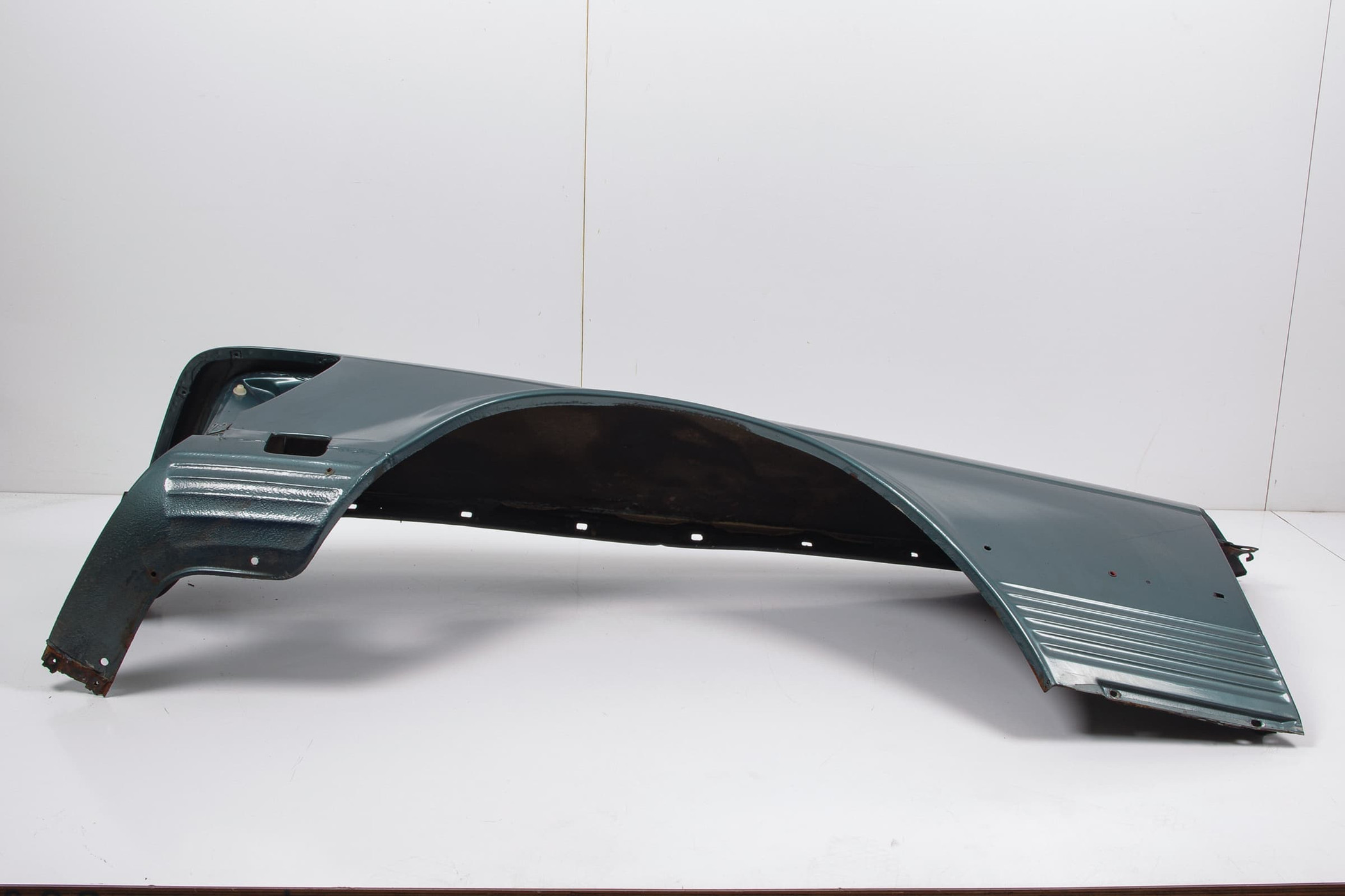 Mercedes 1078801318 Wing - Front Left | C107 R107 SL